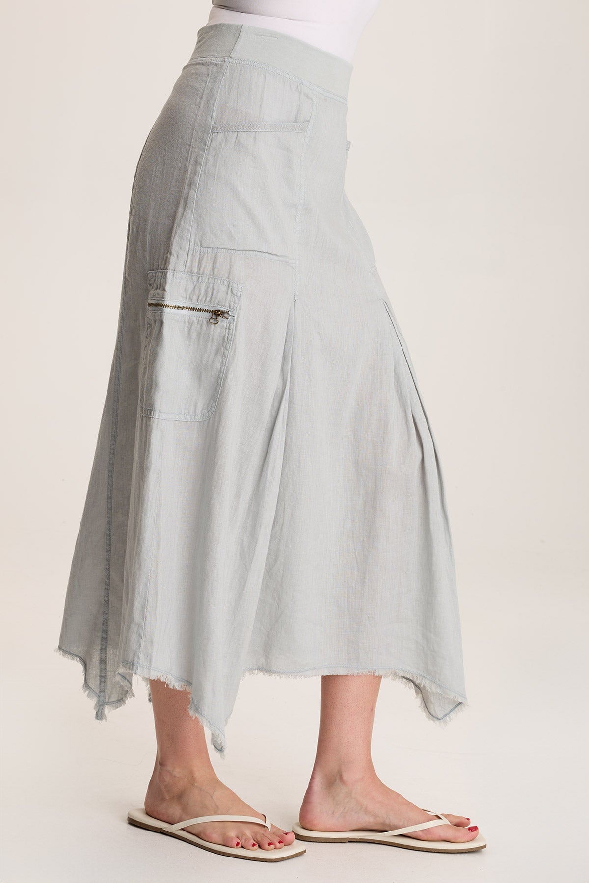 Stylish Doak Skirt with Sharkbite Hem & Cargo Pockets - Trendy Women's Streetwear for Casual Outings, Travel & Outdoor Adventures