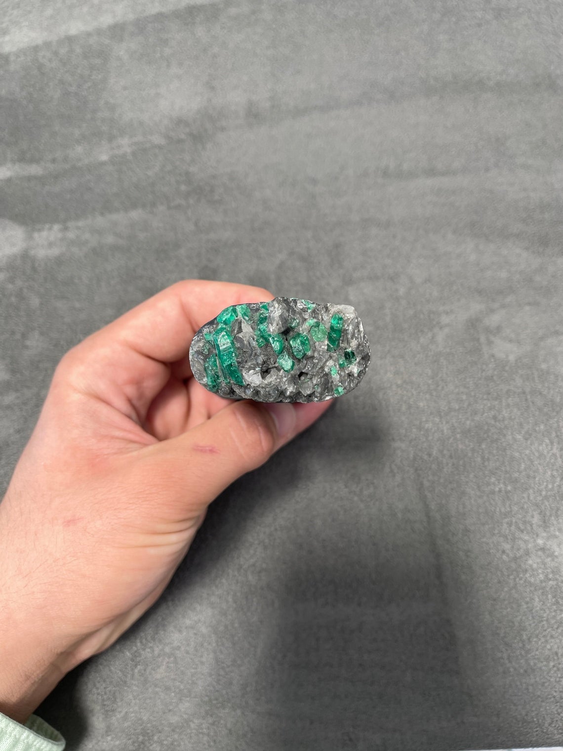 Colombian Emerald Fruit Lady Rough Crystal Sculpture – Handcrafted Gemstone Art for Home Decor, Meditation & Spiritual Healing