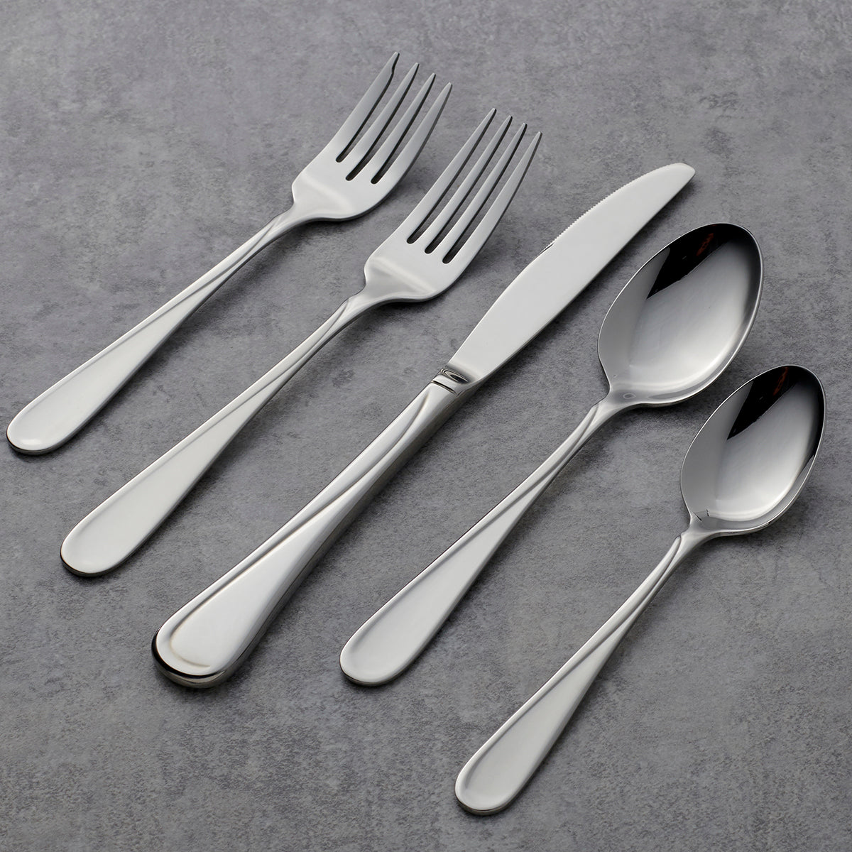 20-Piece Stainless Steel Flatware Set - Elegant Silverware for Dining, Kitchen & Entertaining - Perfect for Restaurants, Weddings & Home Use