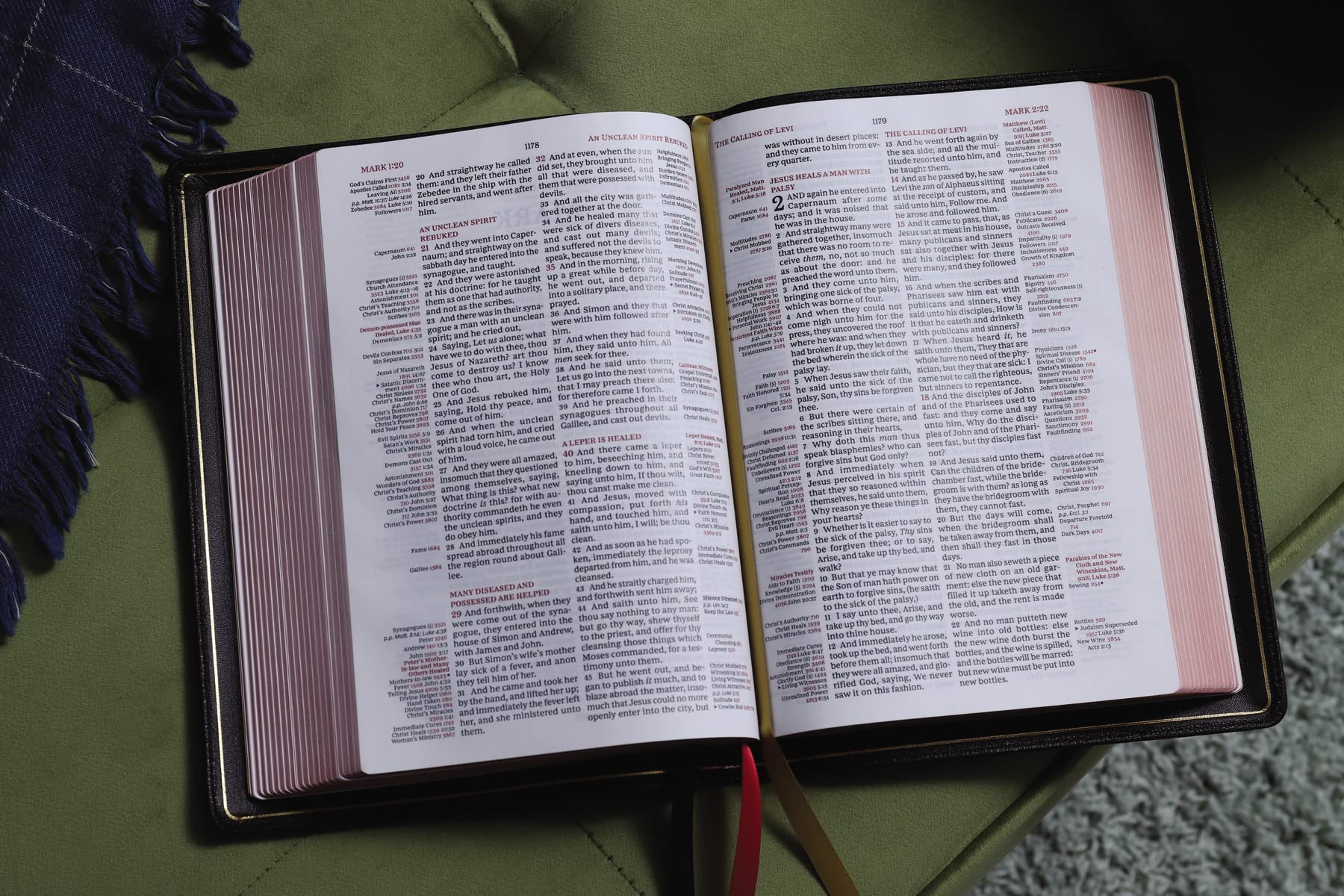 KJV Thompson Chain-Reference Bible - Premium Goatskin Leather, Black (Premier Collection) with Art Gilded Edges & Comfort Print - Perfect for Personal Study, Church Use & Gift Giving
