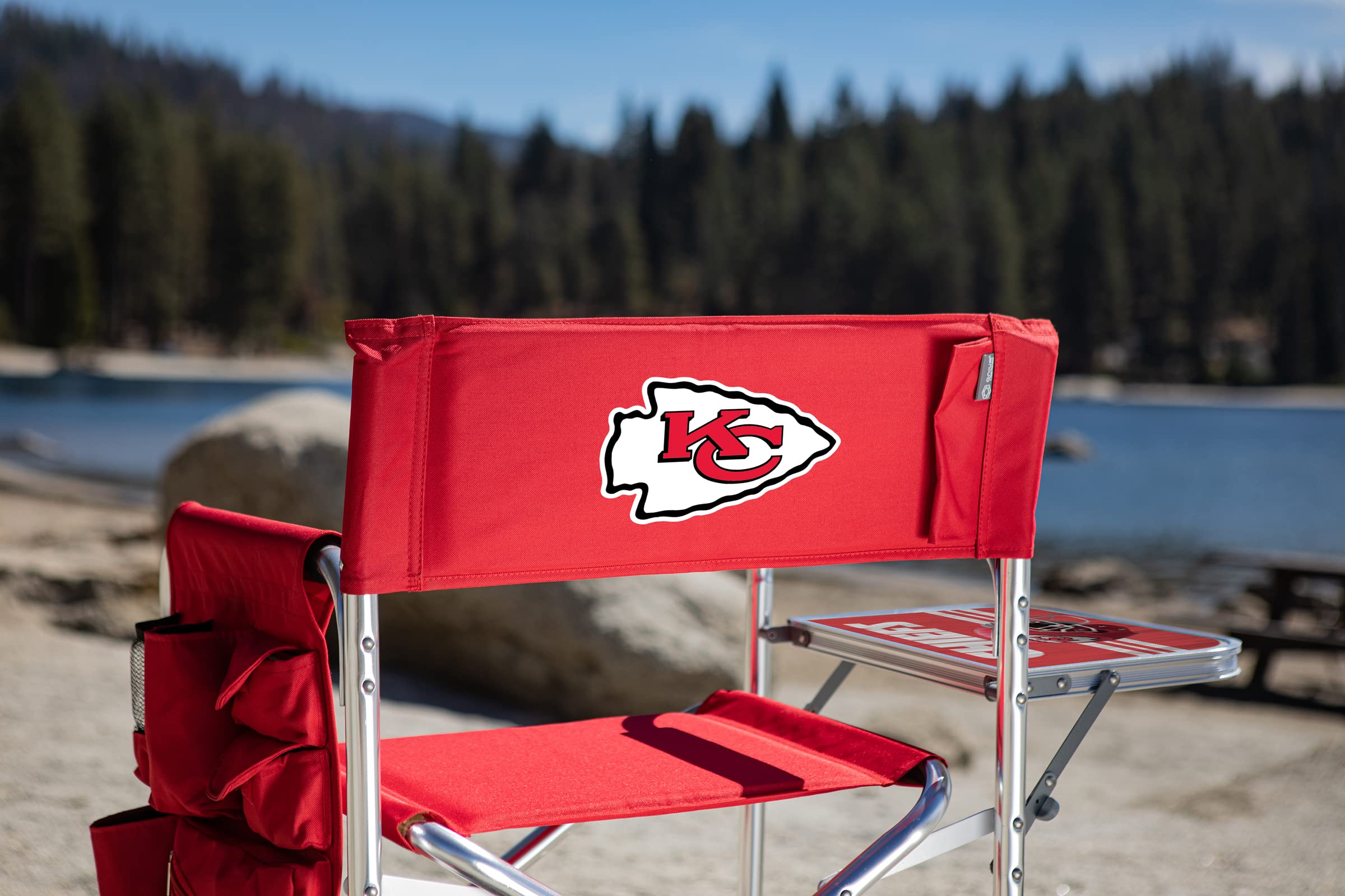 PICNIC TIME NFL Unisex-Adult Sports Chair with Side Table - Portable Beach & Camping Chair for Outdoor Games, Tailgating, Picnics, and Stadium Events