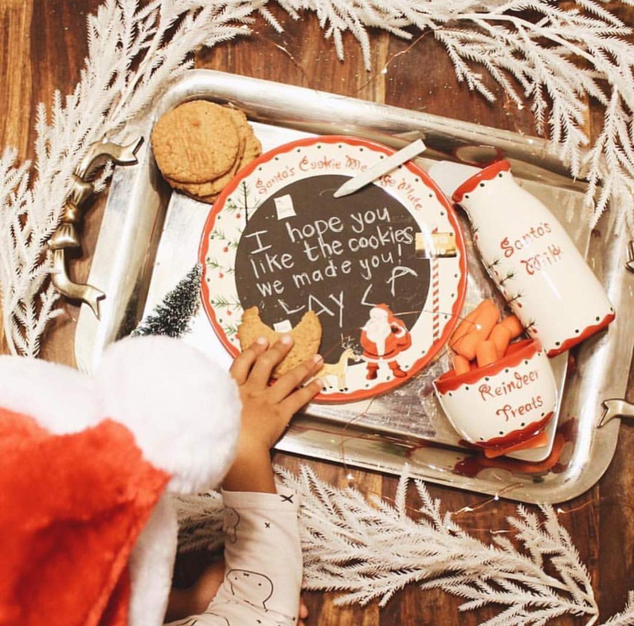 Santa's Message Plate Set, Santa Cookie Plate, Milk Jar & Reindeer Treat Bowl - Christmas Gift for Kids, Holiday Tableware for Cookies & Milk - Perfect for Christmas Eve, Family Gatherings & Holiday Decor