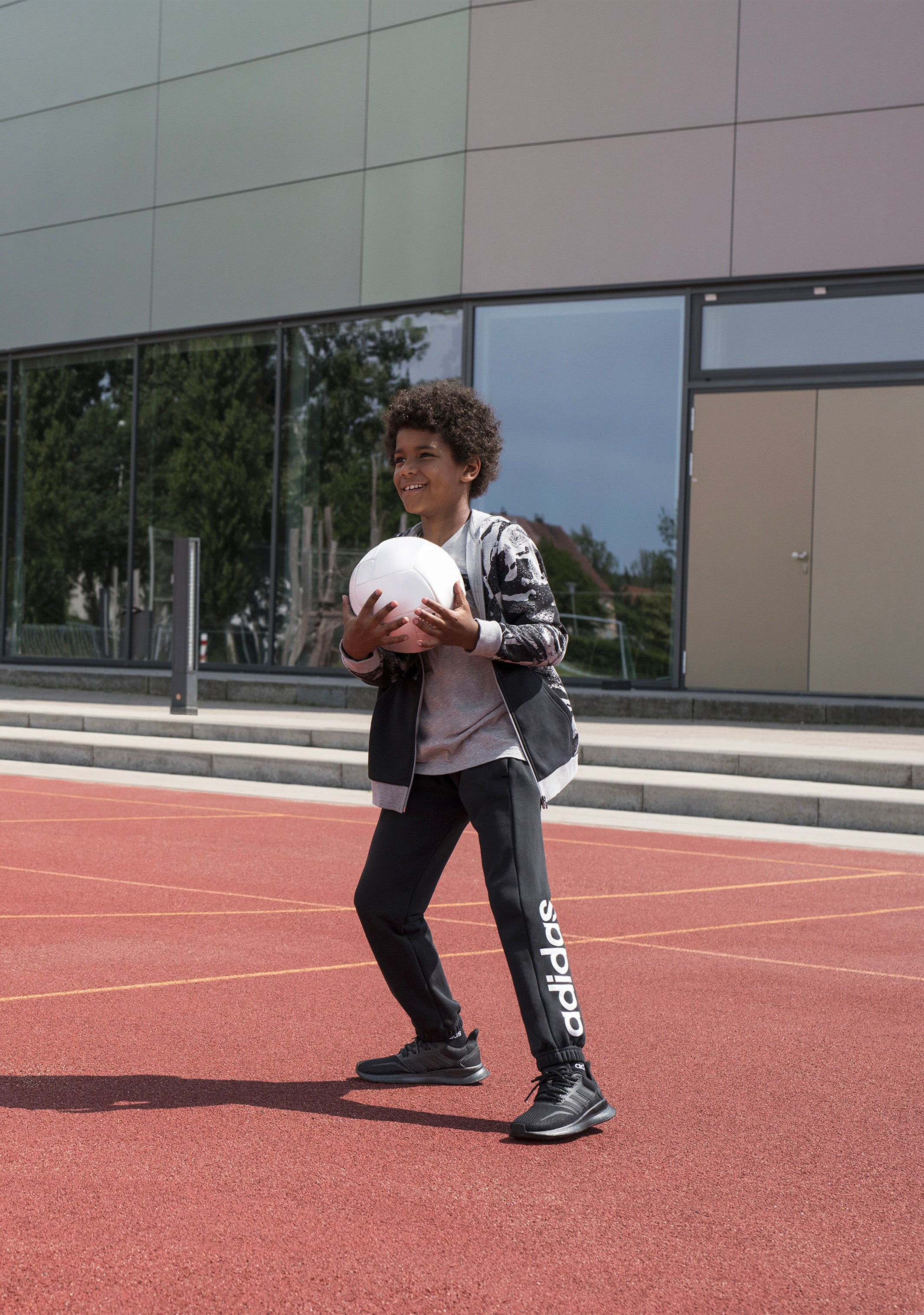 Adidas Junior Runfalcon K Kids Running Shoes - Lightweight & Breathable for Boys & Girls - Perfect for School, Sports & Daily Activities