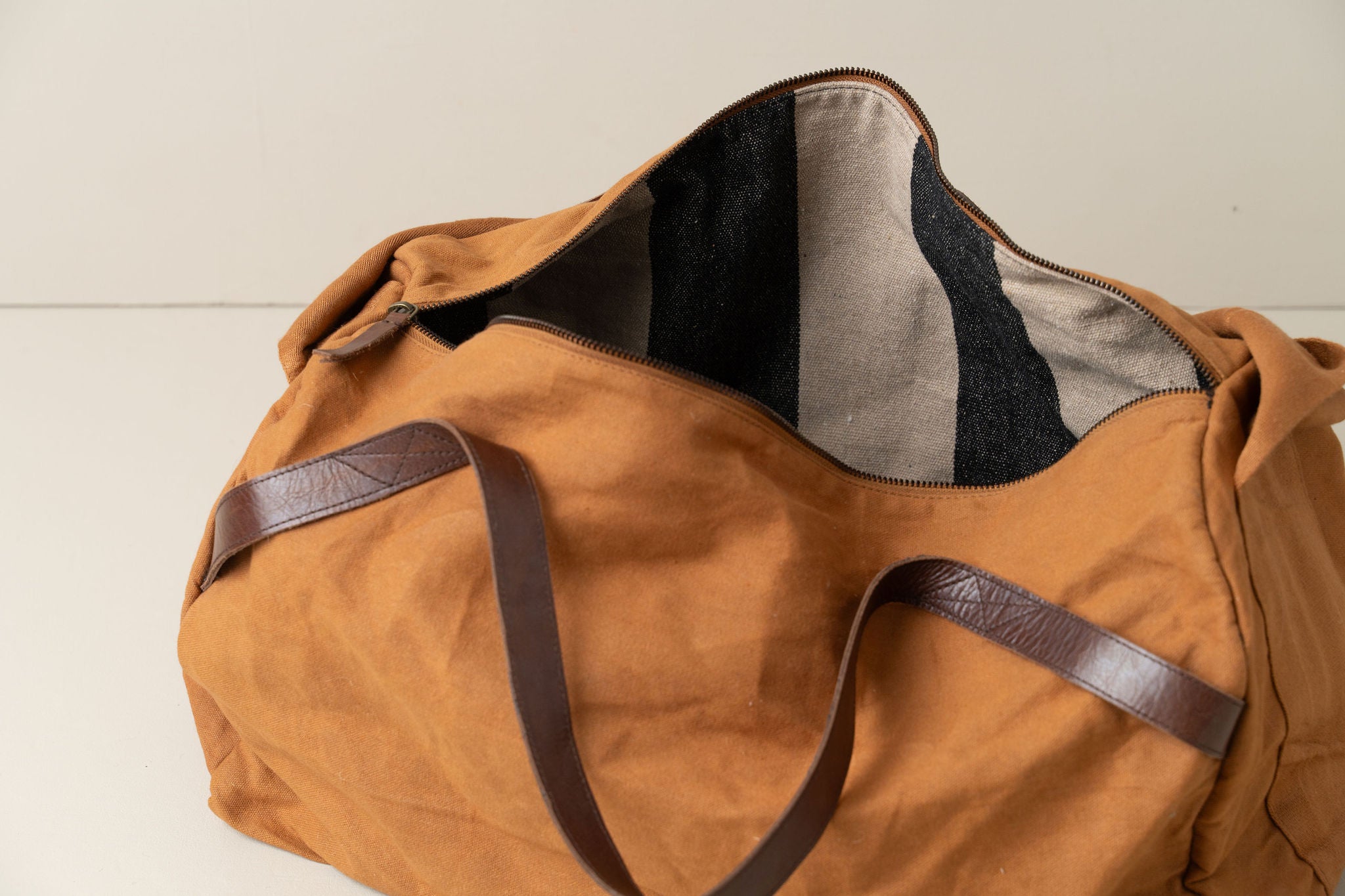 Journey Duffle Canvas Bag - Waterproof Travel Duffel Bag for Men & Women, Lightweight Carry-On Weekender Gym Bag with Shoulder Strap - Perfect for Travel, Gym, Camping & Outdoor Adventures