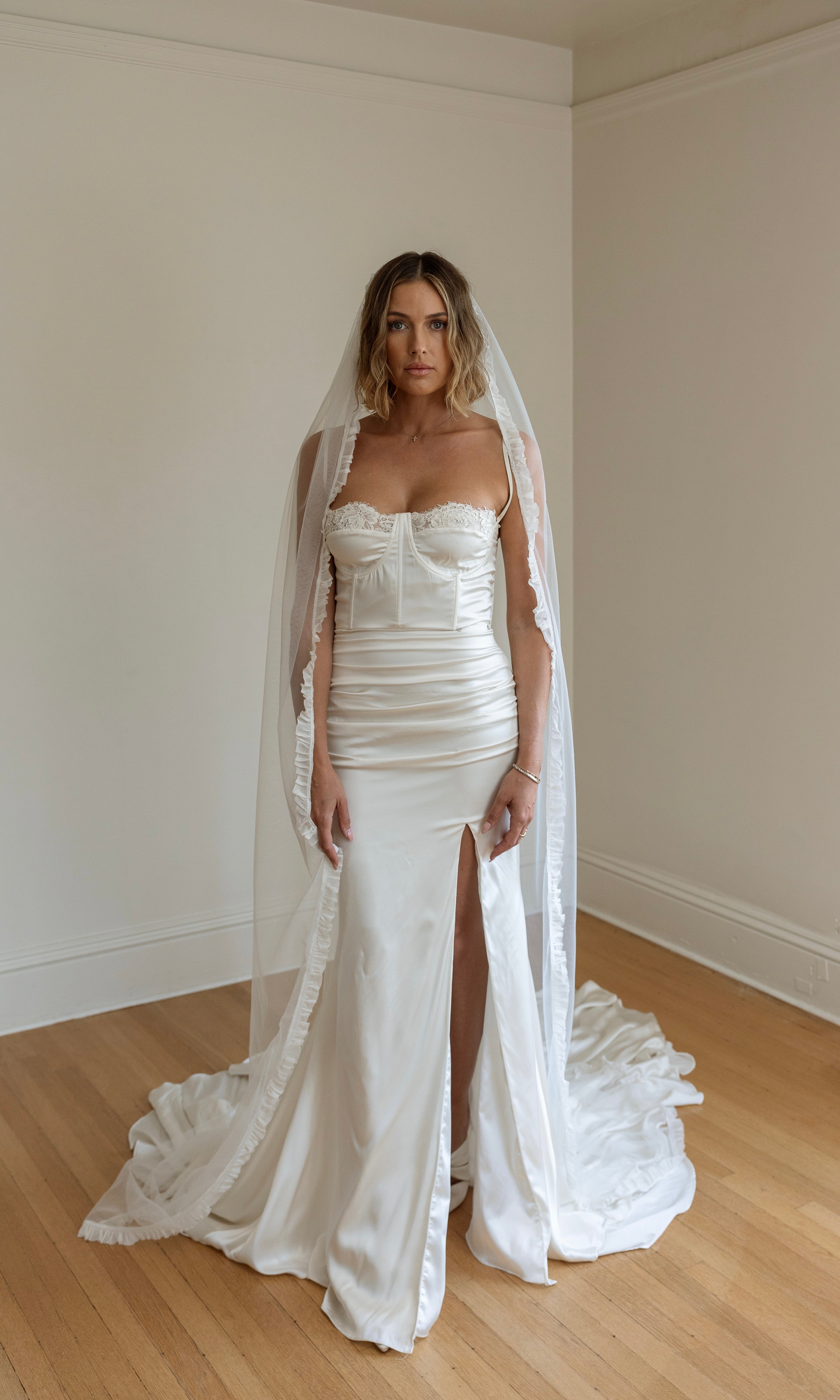 Ava Veil 1 - Elegant Wedding Veil with Beaded Edge | Perfect for Bridal Ceremonies, Photos & Special Occasions
