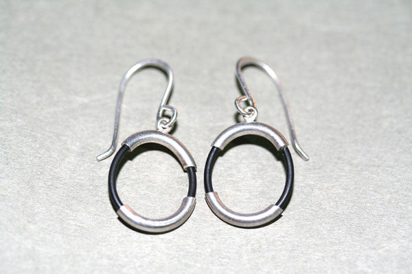 Stylish Rubber Hoop Earrings for Women - Lightweight & Hypoallergenic - Trendy Fashion Accessories for Everyday Wear & Parties