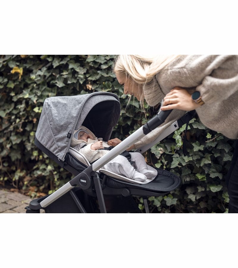 Thule Newborn Inlay - Premium Baby Car Seat Insert for Safe & Comfortable Travel - Perfect for Infants & Newborns on Road Trips & Daily Commutes