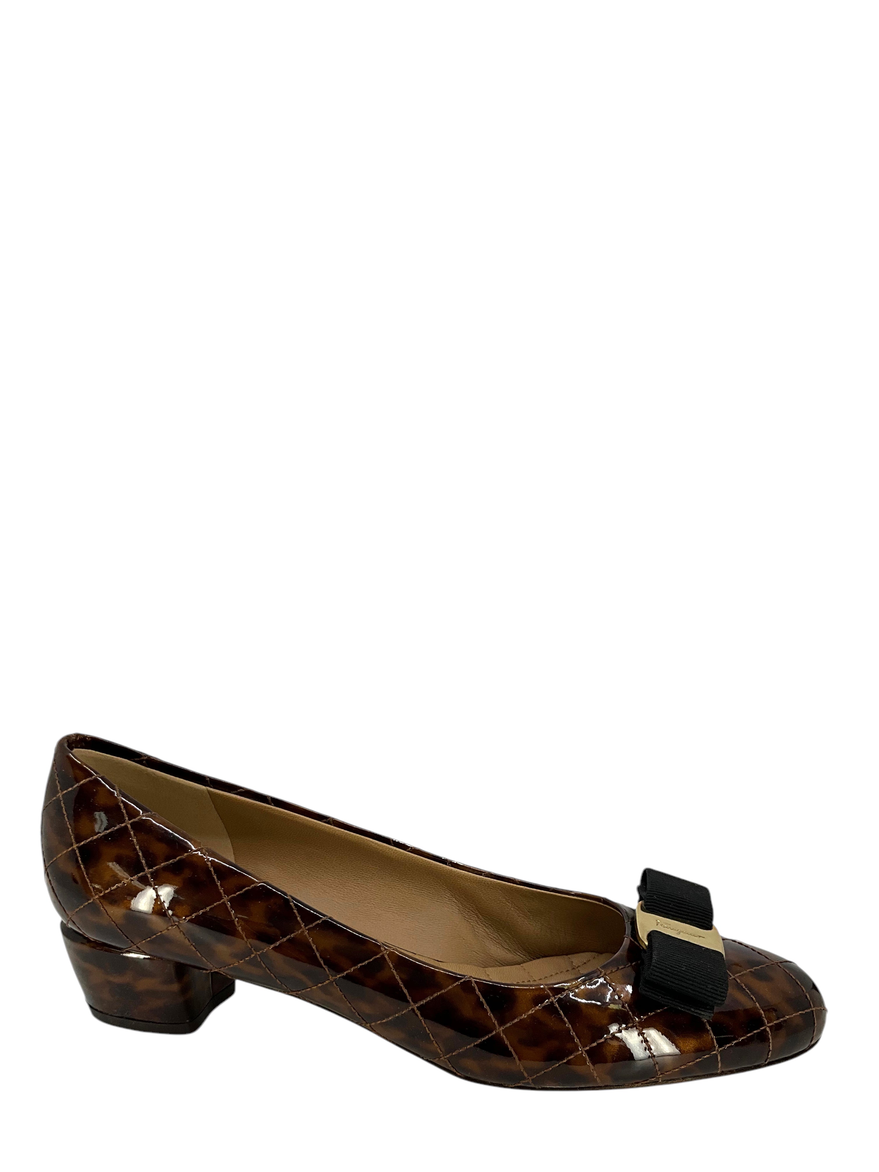 Salvatore Ferragamo Vara Bow Patent Leather Pumps Women's Size 8 - New Designer Shoes for Office, Wedding & Special Occasions