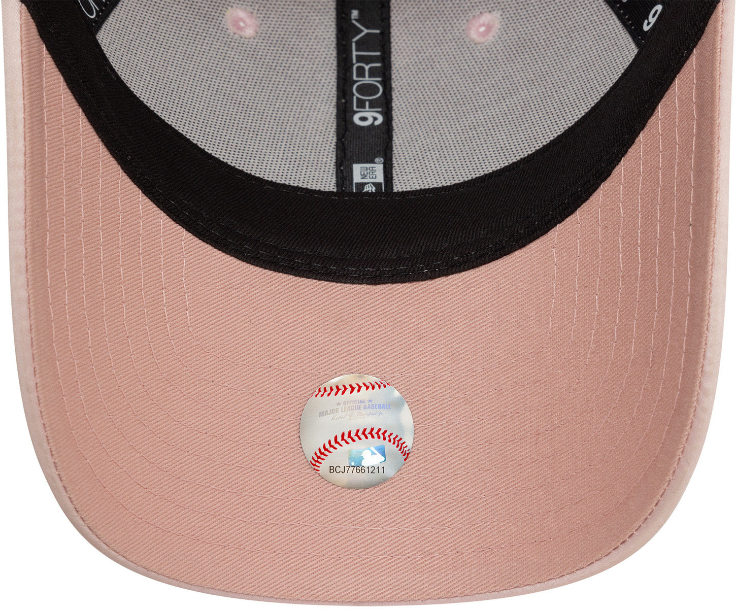 New York Yankees Women's Blush Pink Satin Baseball Cap by New Era - 9Forty Adjustable Snapback Hat for Casual Wear & Sports Fans