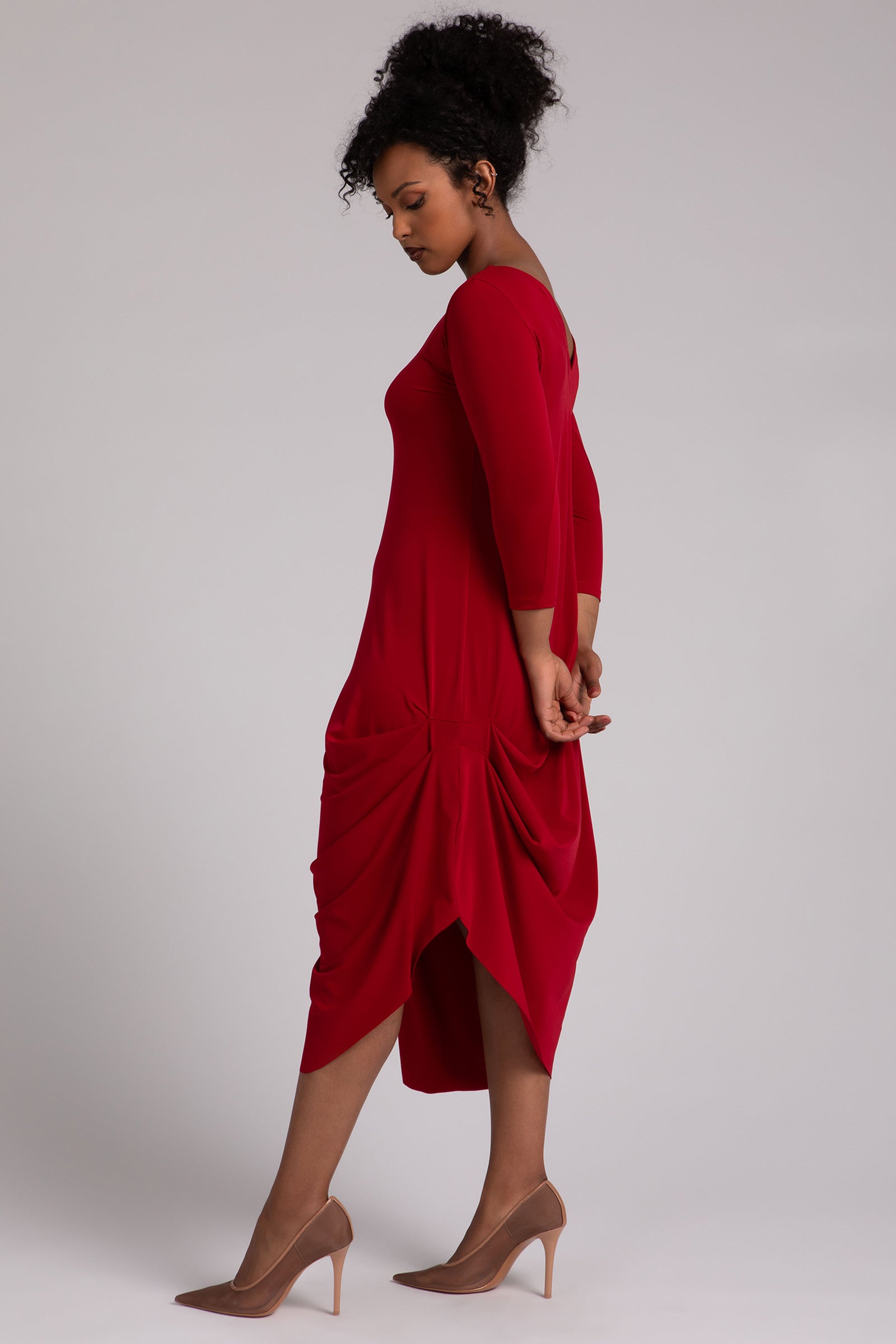 Elegant Red Drama Dress for Women - Perfect for Evening Parties, Prom, and Special Occasions