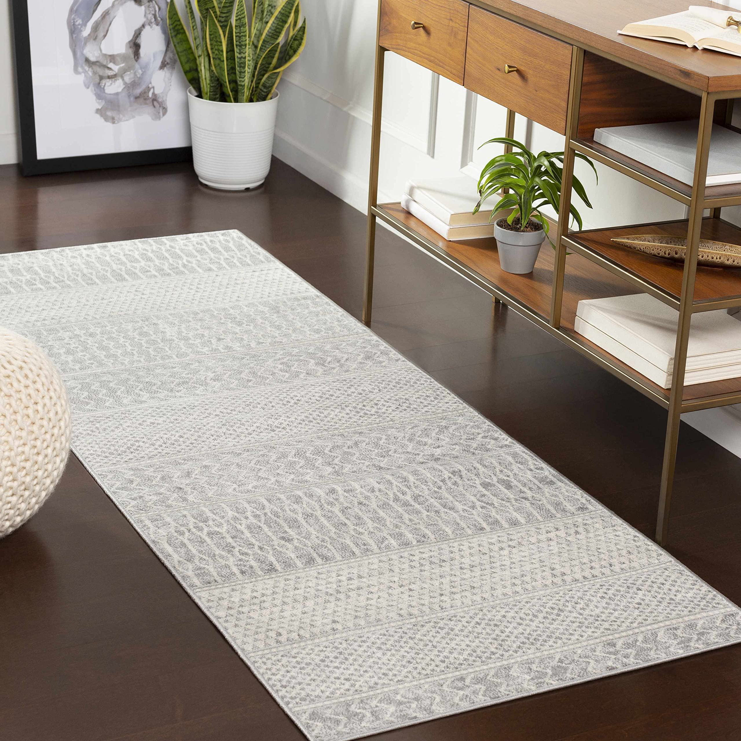 Hauteloom Bingham Modern Round Area Rug 7'10