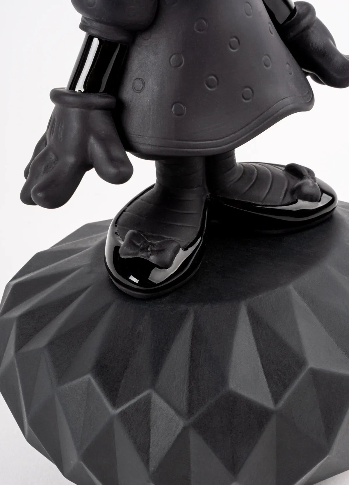 Lladró Minnie Mouse Black Porcelain Sculpture - Perfect for Disney Collectors & Home Décor