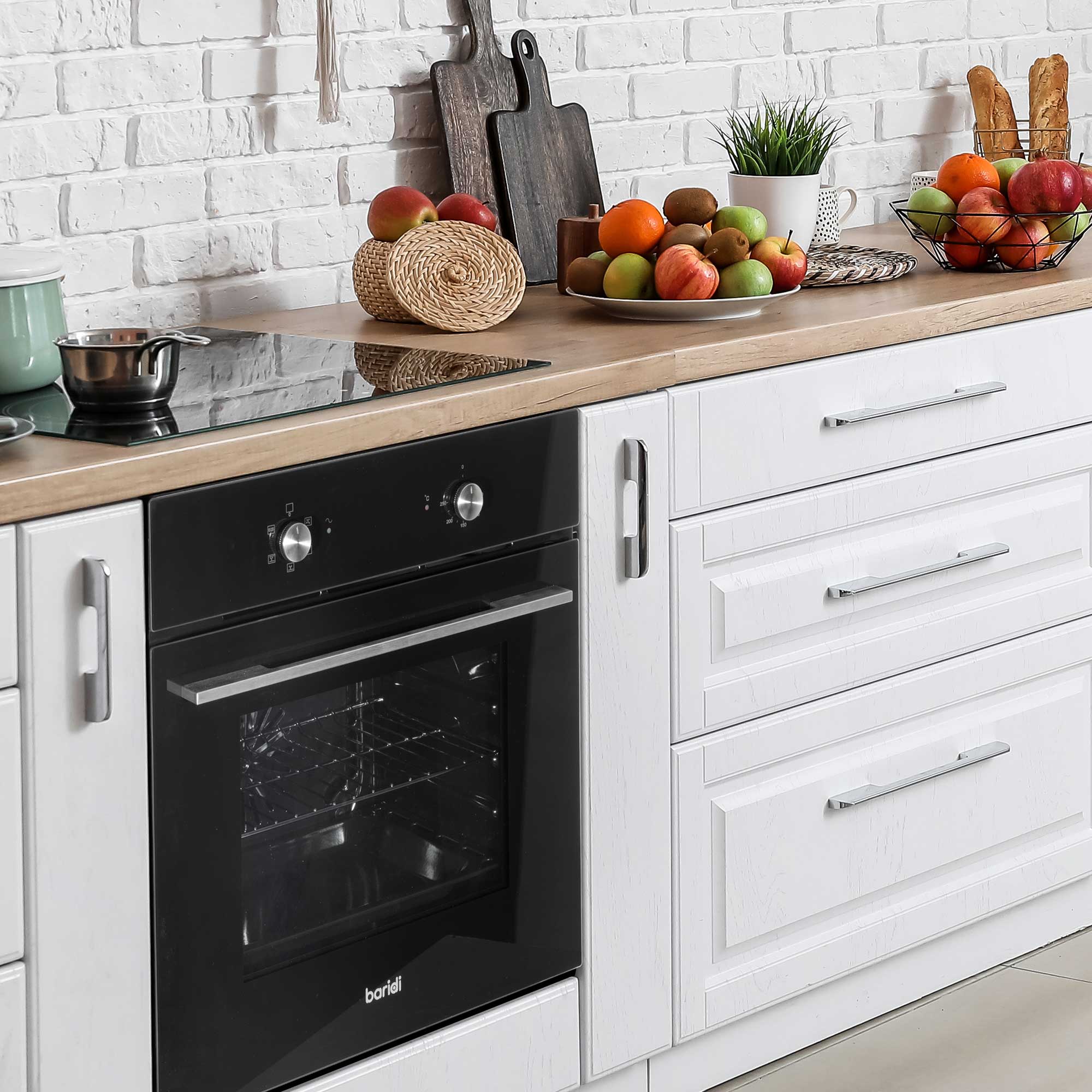 Baridi 4-Zone Ceramic Induction Cooktop with 5-Function Fan Assisted Oven & Angled Cooker Hood Bundle DH186 - Perfect for Modern Kitchens & Home Cooking Enthusiasts