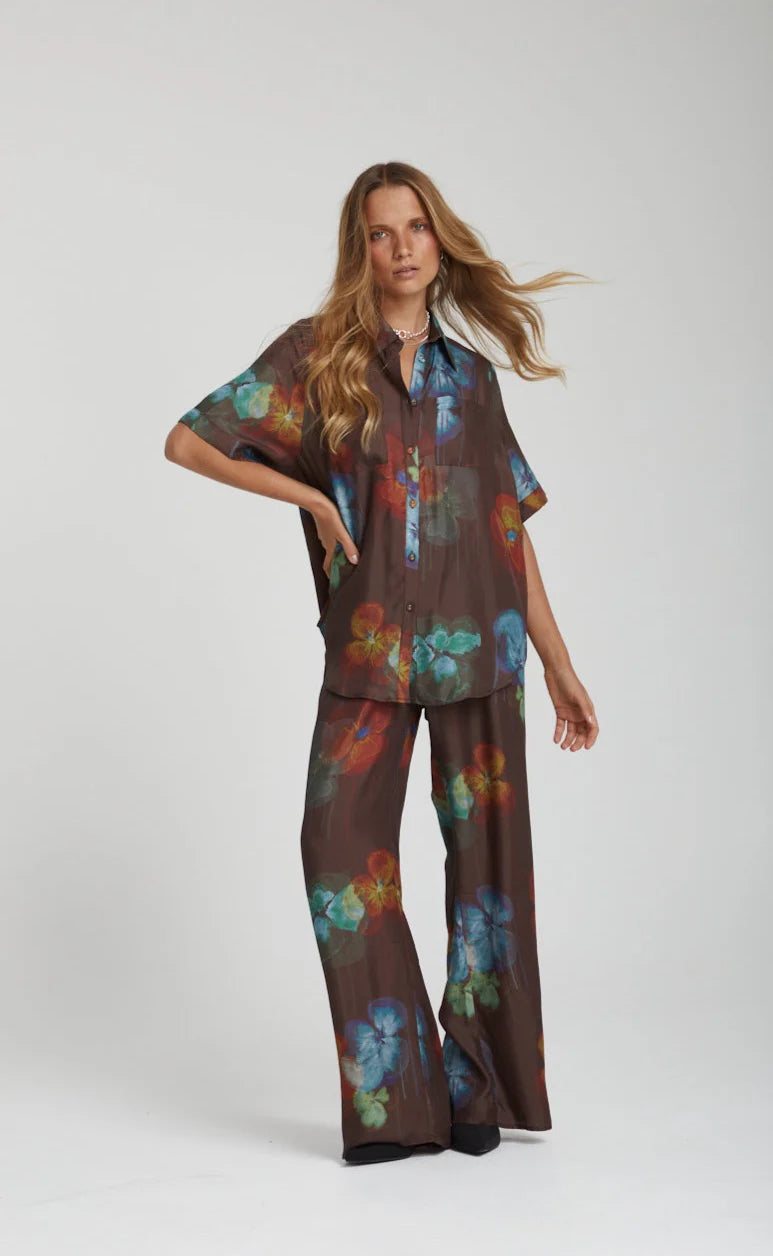 Stylish Pansy Drip Button-Up Shirt for Men & Women - Perfect for Casual Wear, Office Outfits & Date Nights