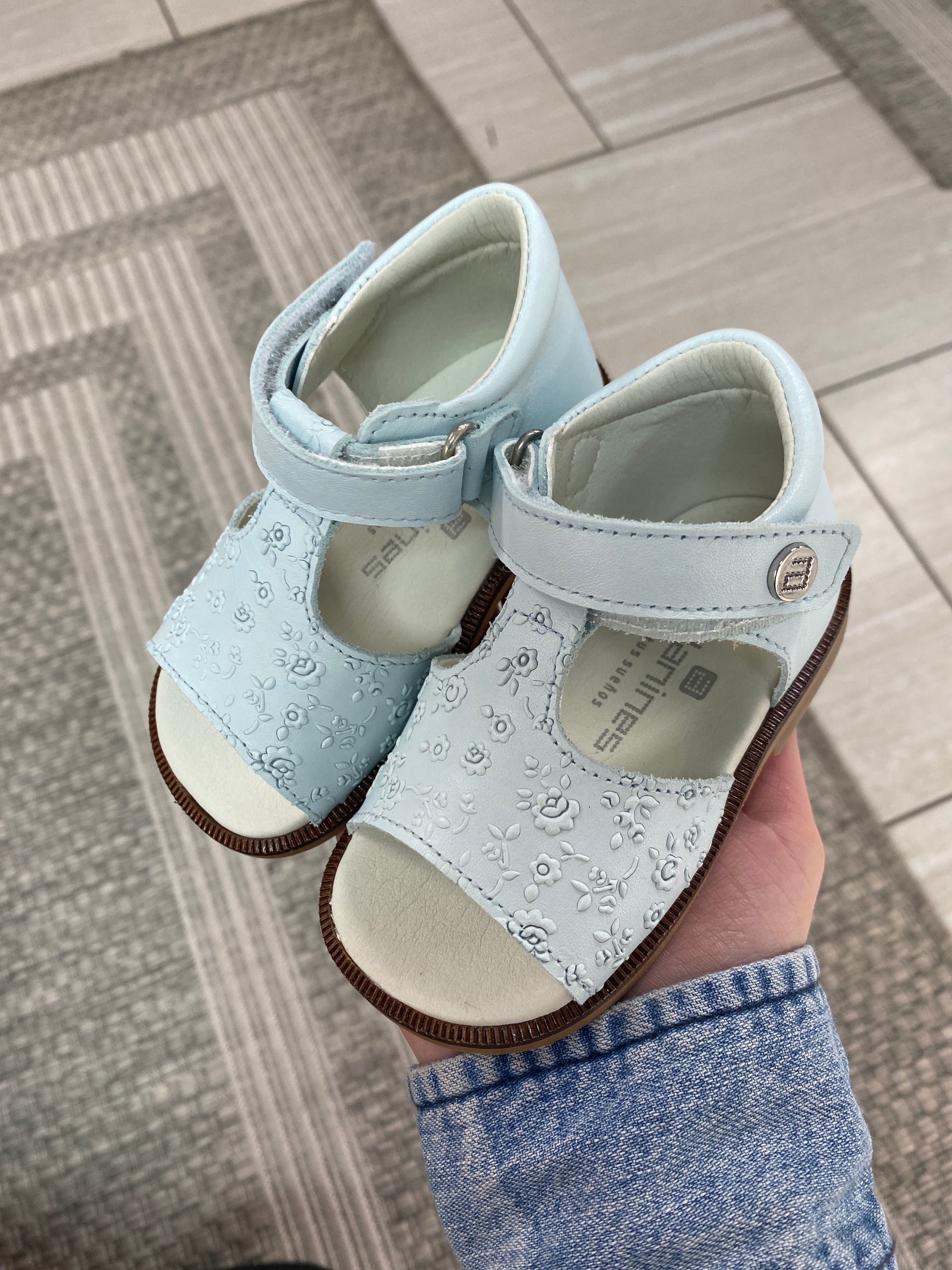 Andanines Sky Blue Flower Baby Sandals - Soft Sole Infant Shoes for Girls & Boys - Perfect for Beach, Park & Summer Outfits
