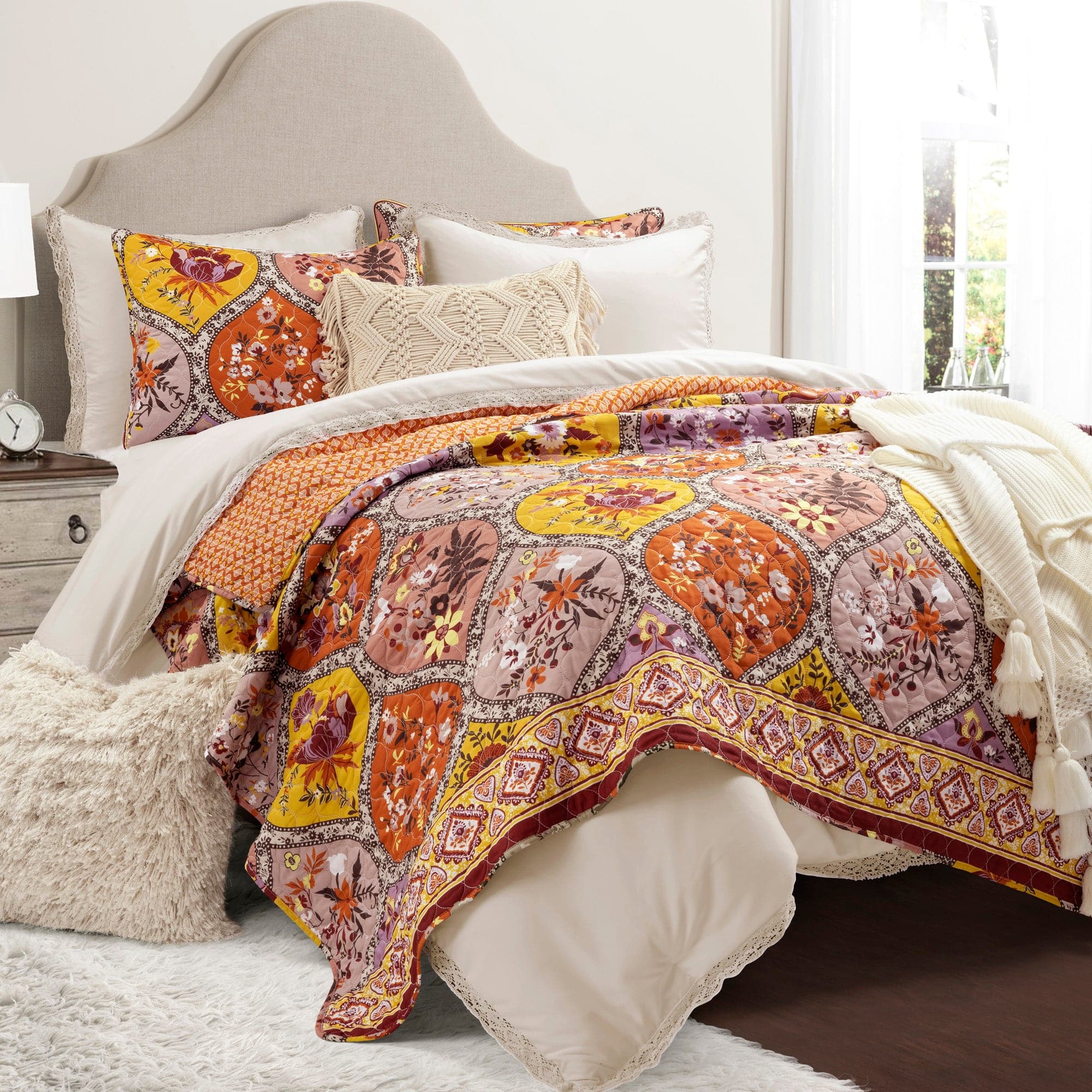 Bohemian Flower Cotton Quilt 3-Piece Bedding Set | Soft & Breathable Comforter, Pillow Shams & Bed Skirt | Perfect for Boho Chic Bedroom Decor & Guest Room Styling