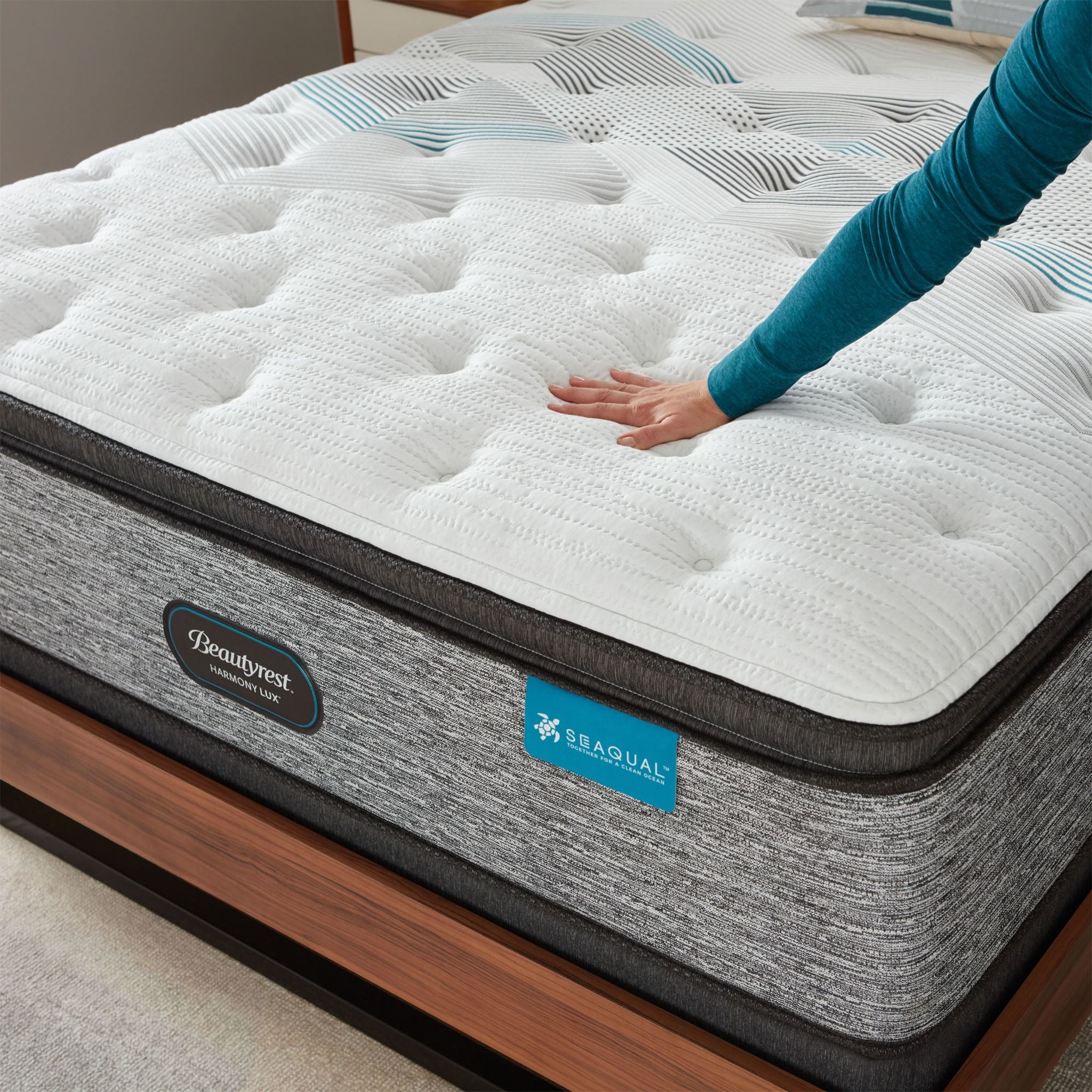 Beautyrest Harmony Lux Timeless Pillow Top Innerspring 15.25 Inch Mattress - Queen Size Plush Support for Side Sleepers & Back Pain Relief - Perfect for Master Bedroom & Guest Room Comfort