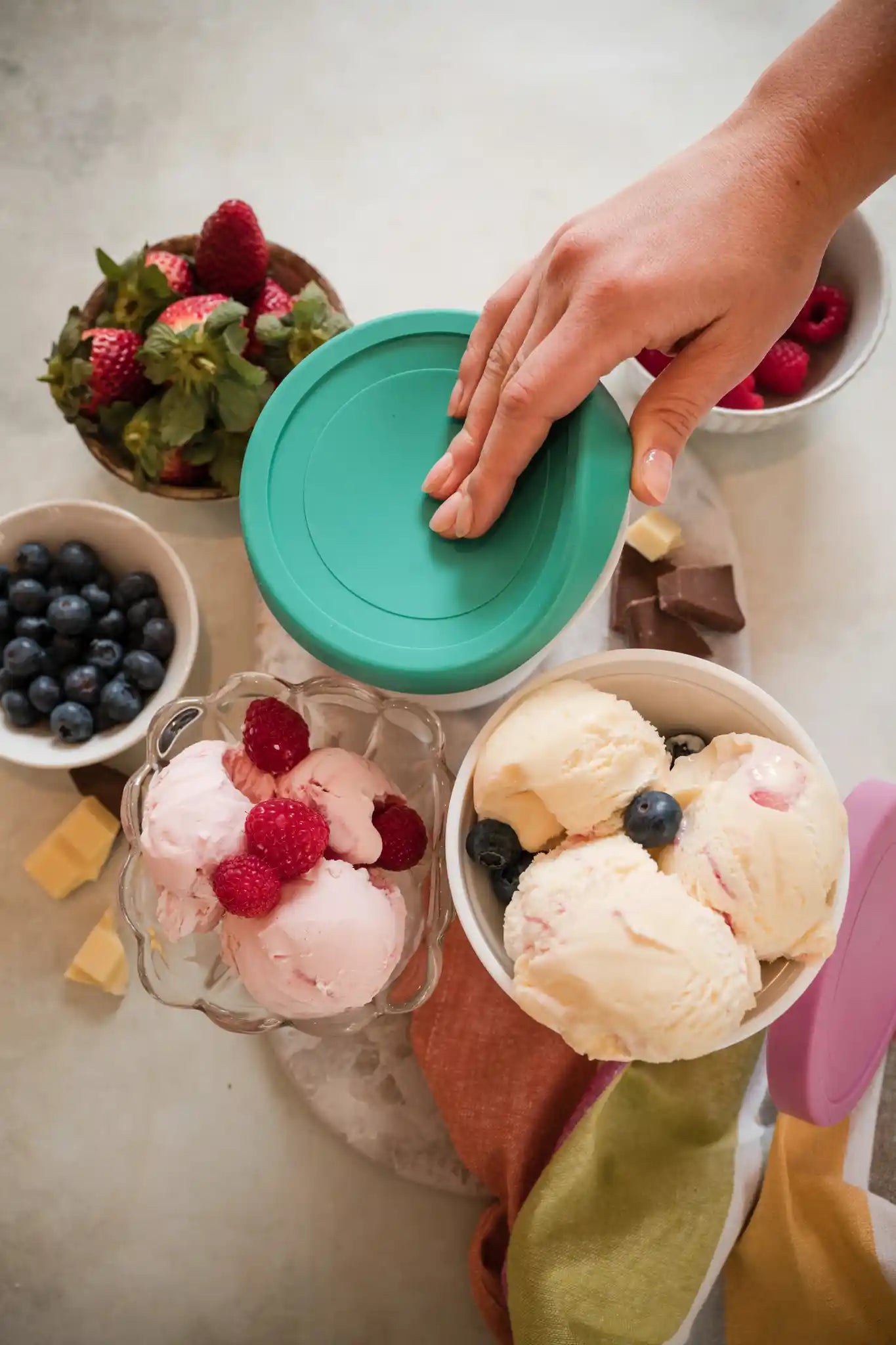4-Piece Silicone Mixed Lid Set - Airtight & Leakproof for Food Storage - Perfect for Meal Prep, Leftovers & Freezing