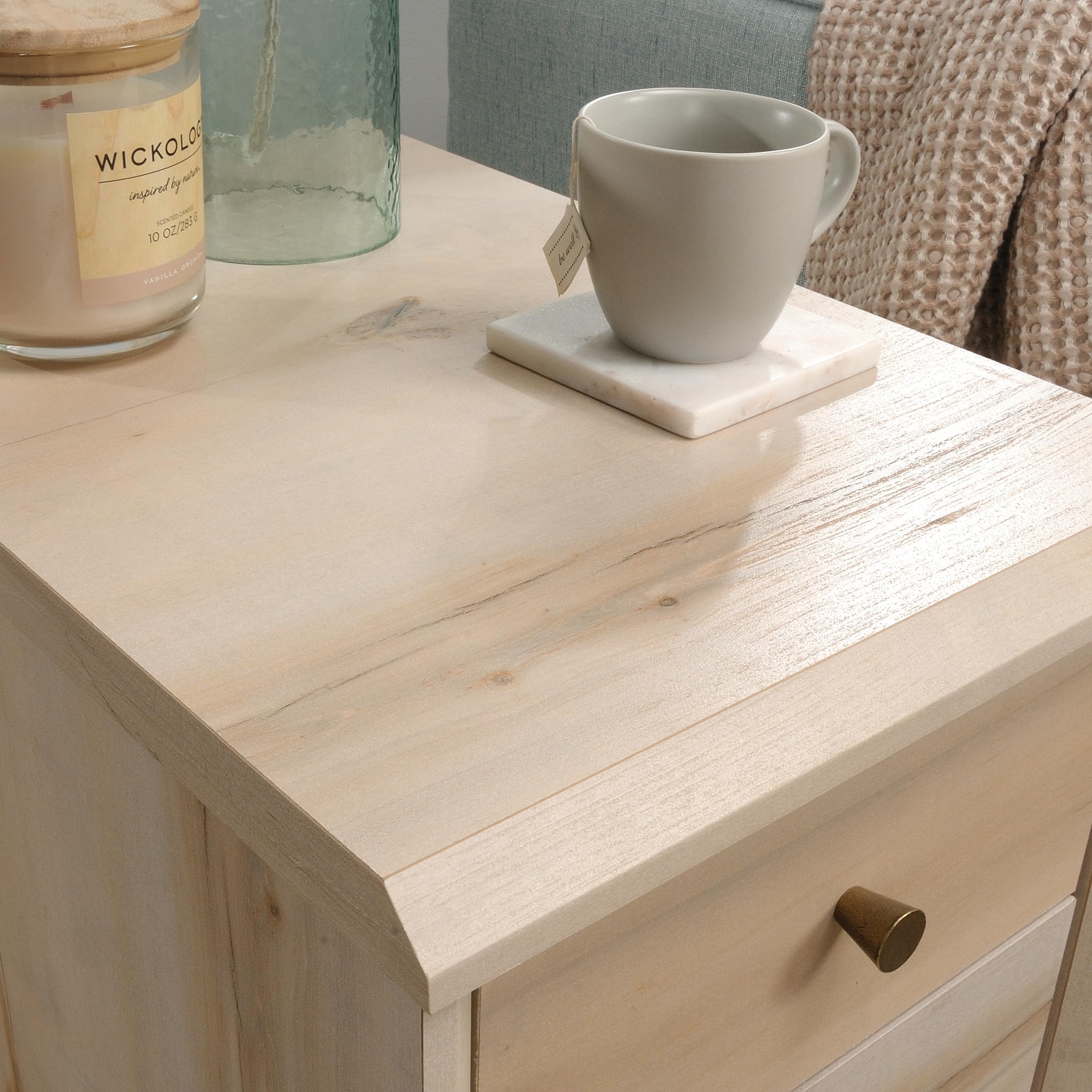 Sauder Willow Place Chair Side Table - Pacific Maple Finish | Small End Table for Living Room, Bedroom, Office | Perfect for Coffee, Books, Lamps & Decor