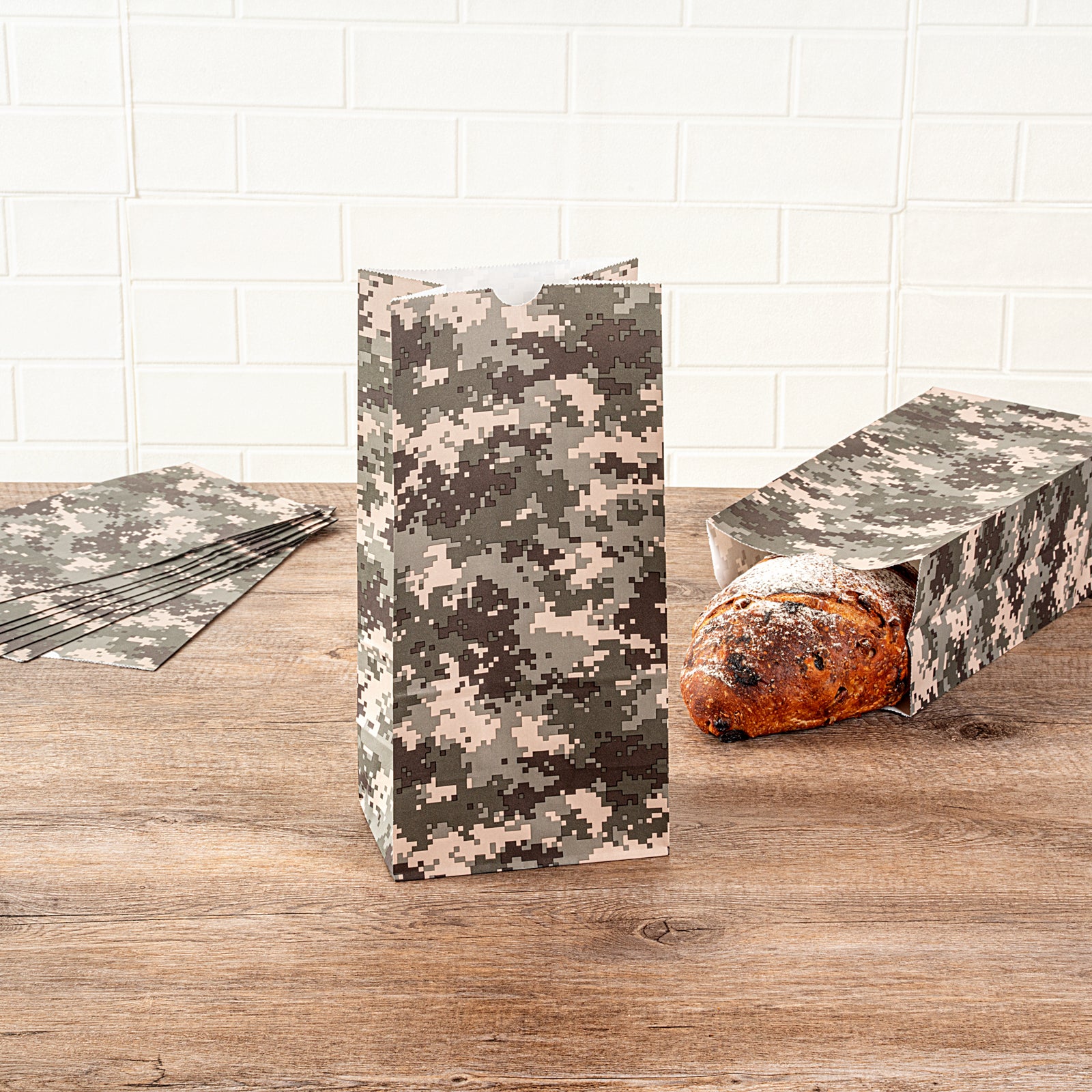 Camouflage Paper Bags 8 lb - 6 x 4 x 11.75 Inches - 100 Count Box - Heavy Duty Kraft Gift Bags for Hunting, Camping & Outdoor Adventures