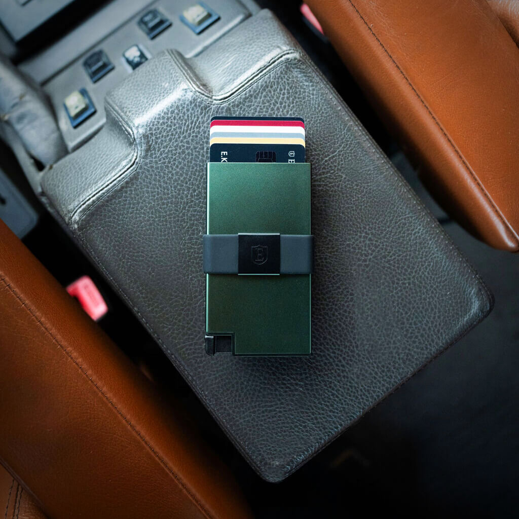 Apple AirTag Card Holder - Slim RFID Blocking Wallet for AirTag Tracker | Perfect for Travel, Keys & Wallet Tracking