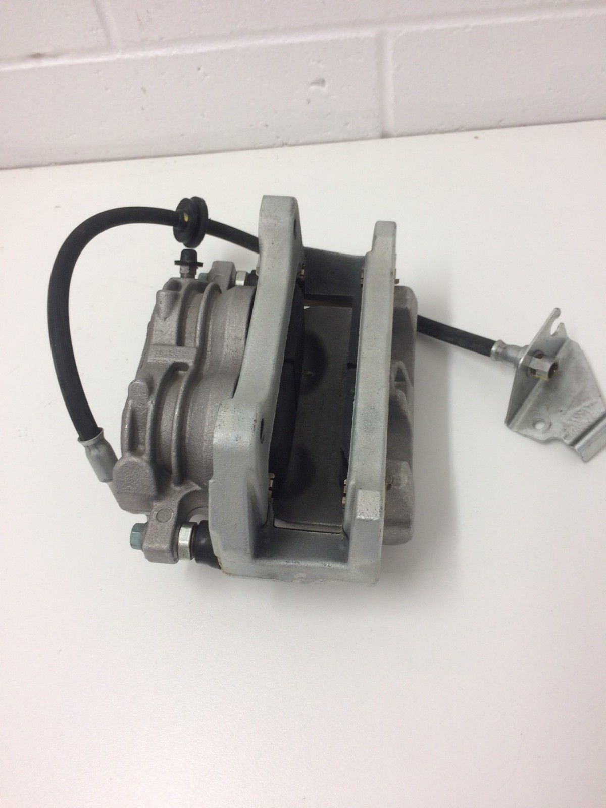 Genuine Holden Brake Caliper Left Front for Commodore & Statesman VE WM Models - Perfect for Safe Braking & Smooth Driving Performance