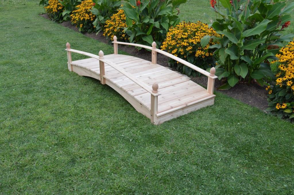 A & L Furniture Acorn Garden Cedar Bridge - Rustic Wooden Footbridge for Garden, Yard, or Landscape Decoration - Perfect for Pathways, Ponds, and Outdoor Decor