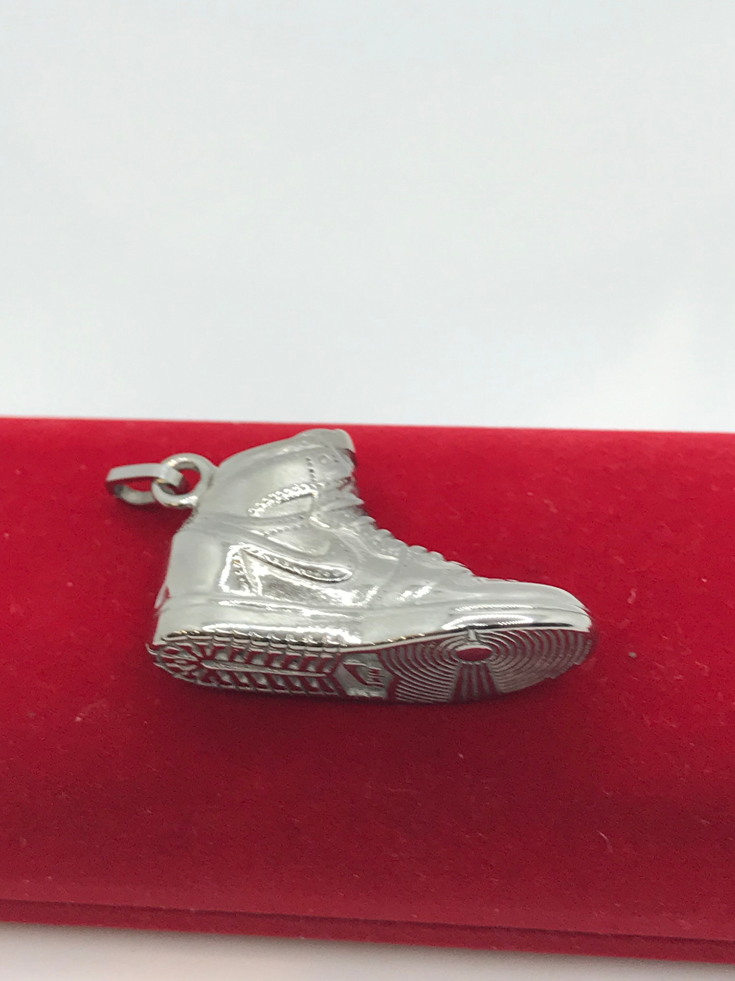 Premium Stainless Steel Shoe Pendant Charm - Durable & Stylish Jewelry for Sneakers, Boots & Casual Shoes - Perfect for Customization, Gifts & Fashion Accessories