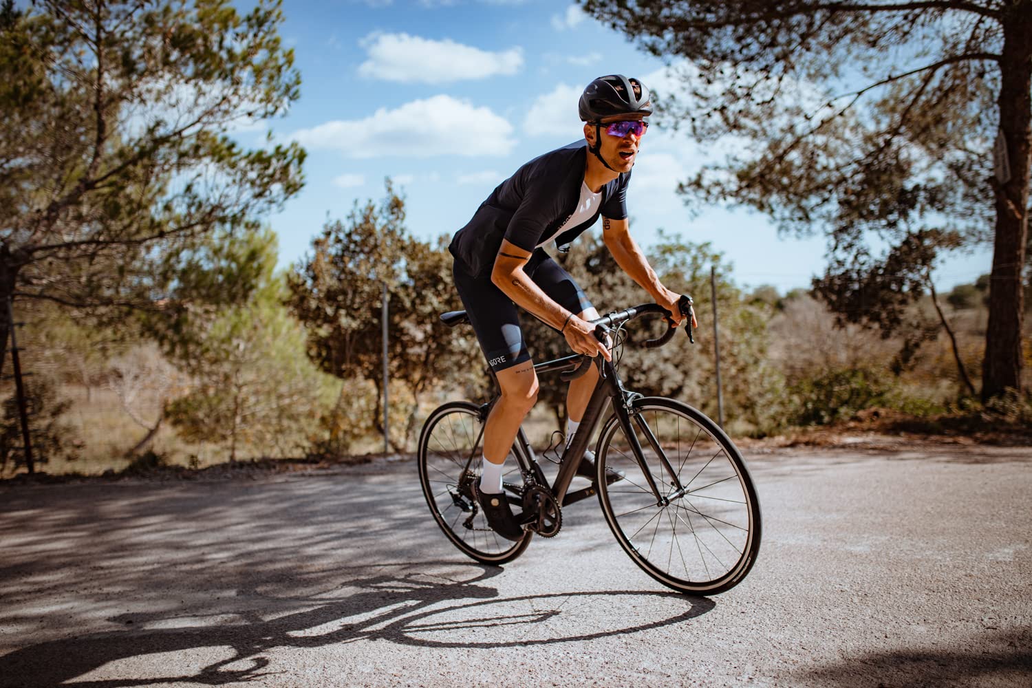 GORE WEAR Men's Torrent Cycling Jersey - Breathable & Lightweight Bike Shirt for Road & Mountain Biking - Perfect for Training & Racing