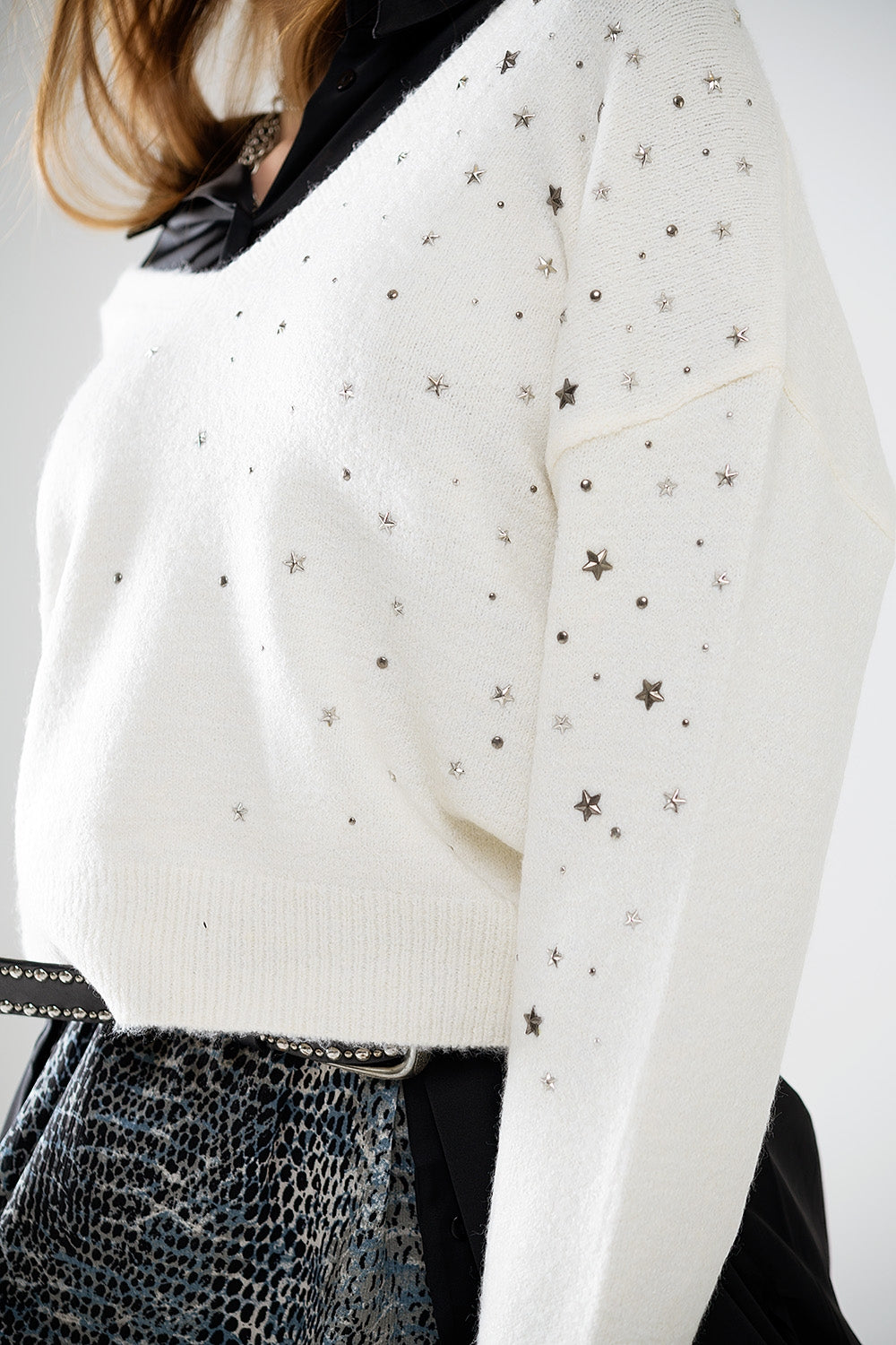 V-Neck Pullover with Metallic Star Embroidery - Stylish Women's Knit Sweater for Casual Wear & Holiday Outfits