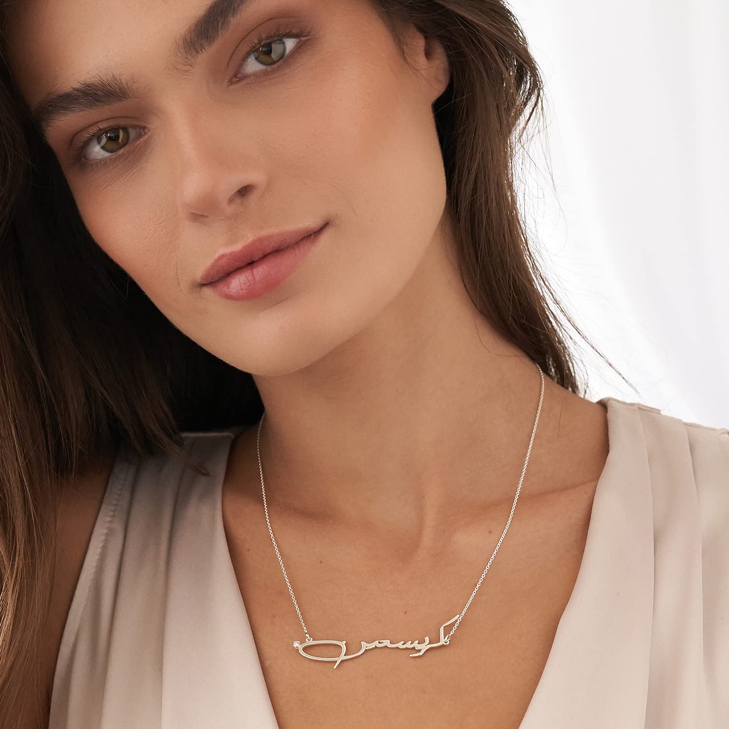 Custom Arabic Name Necklace - Personalized Nameplate Pendant Jewelry for Women - Elegant Dainty Gift for Her, Mother's Day, Christmas & Birthday - Perfect for Everyday Wear, Special Occasions & Thoughtful Gifting