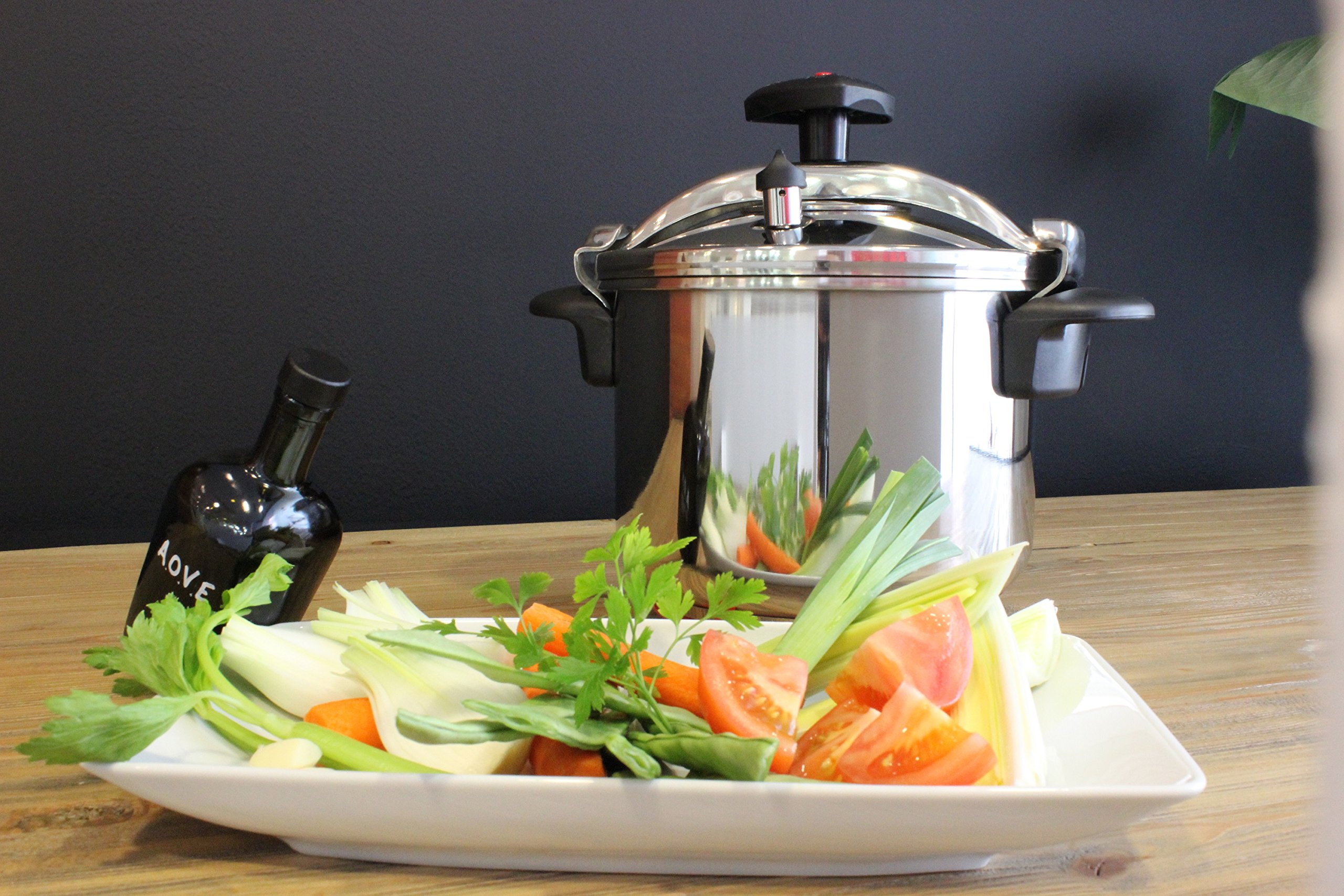 MAGEFESA 12.7-Quart Stainless Steel Pressure Cooker - 18/10 Induction Compatible for All Stovetops with Safety Lock & 8 PSI - Perfect for Home Cooking, Meal Prep & Large Family Dinners