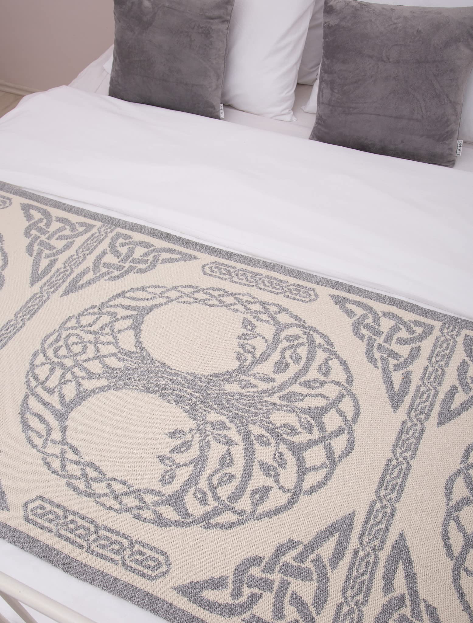 SAOL Irish Tree of Life Bed Scarf Runner - Soft Wool Blend Bedspread for King Size Beds (Grey) - Elegant Bedroom Decor for Master & Guest Rooms