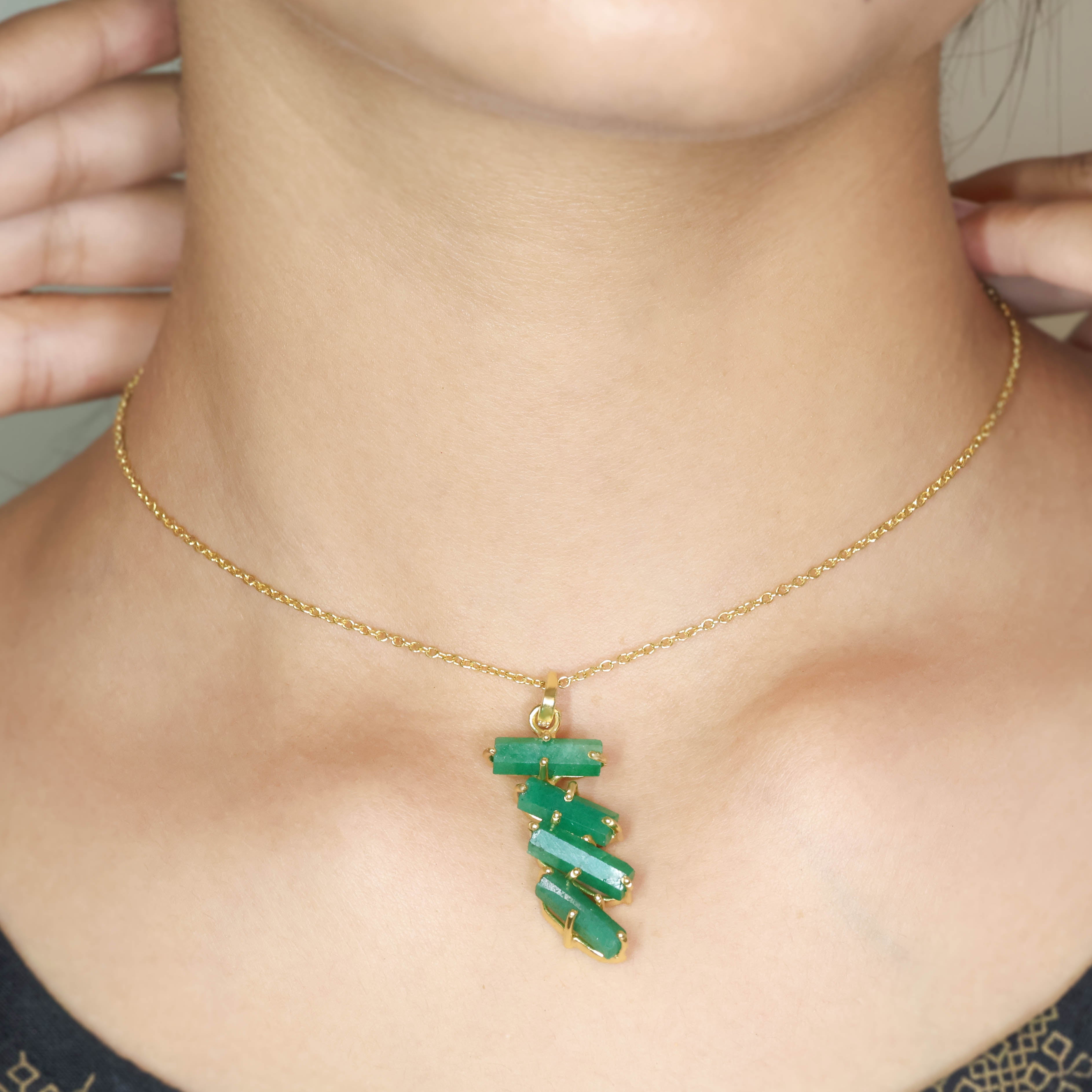 Faceted Emerald Hexagon Pendant Necklace with White Zircon Chain - Elegant Jewelry Gift for Women, Perfect for Parties, Weddings & Special Occasions