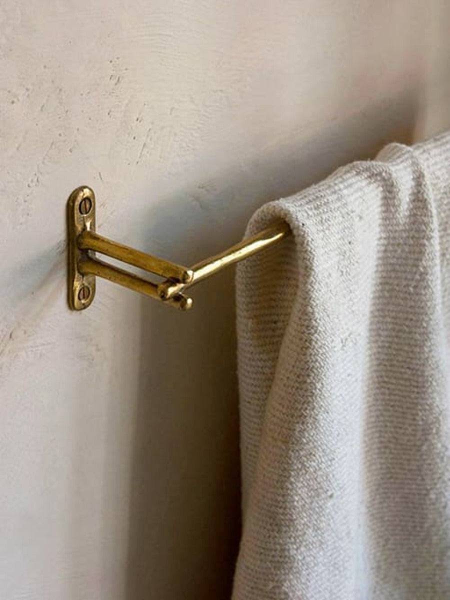 18 Inch Towel Bar - Forme No.16 - Perfect for Bathroom and Kitchen Organization