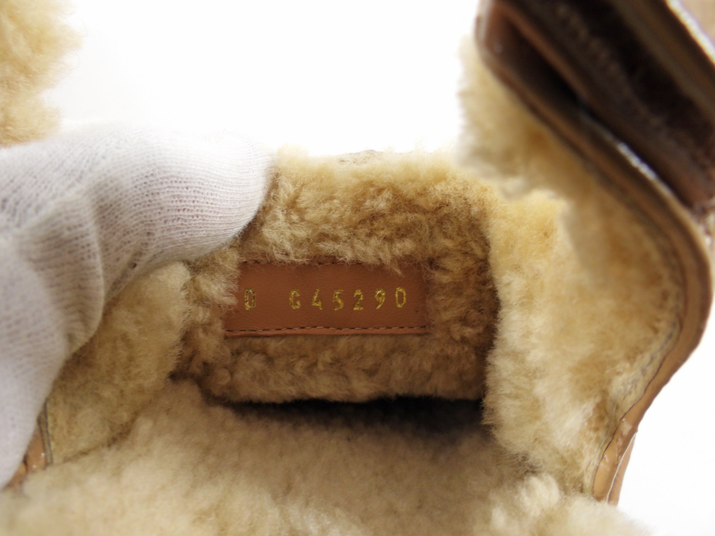 Chanel 2023 Beige Patent Leather Quilted Shearling Mules Women's Size 36.5 - Luxury House Slippers for Indoor Comfort & Fashion Outfits