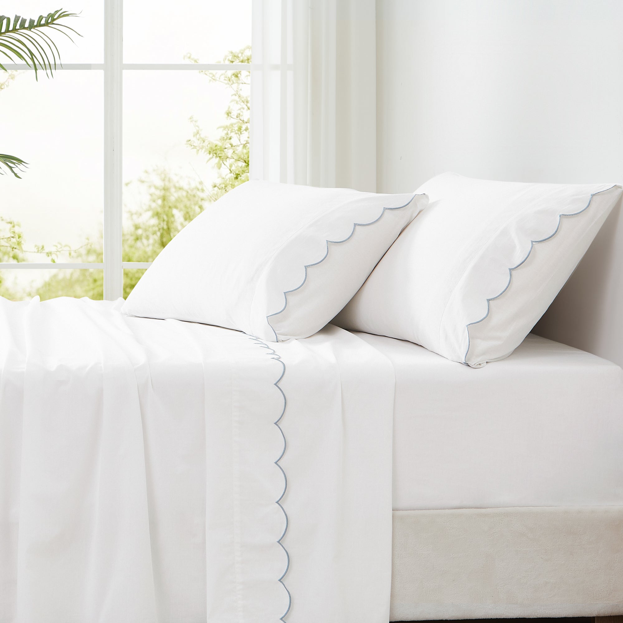 Coastal Chic Scalloped Edge Cotton Sheet Set - Soft & Breathable Bedding for Beach House, Guest Room & Master Bedroom - Perfect for Summer Nights & Coastal Decor
