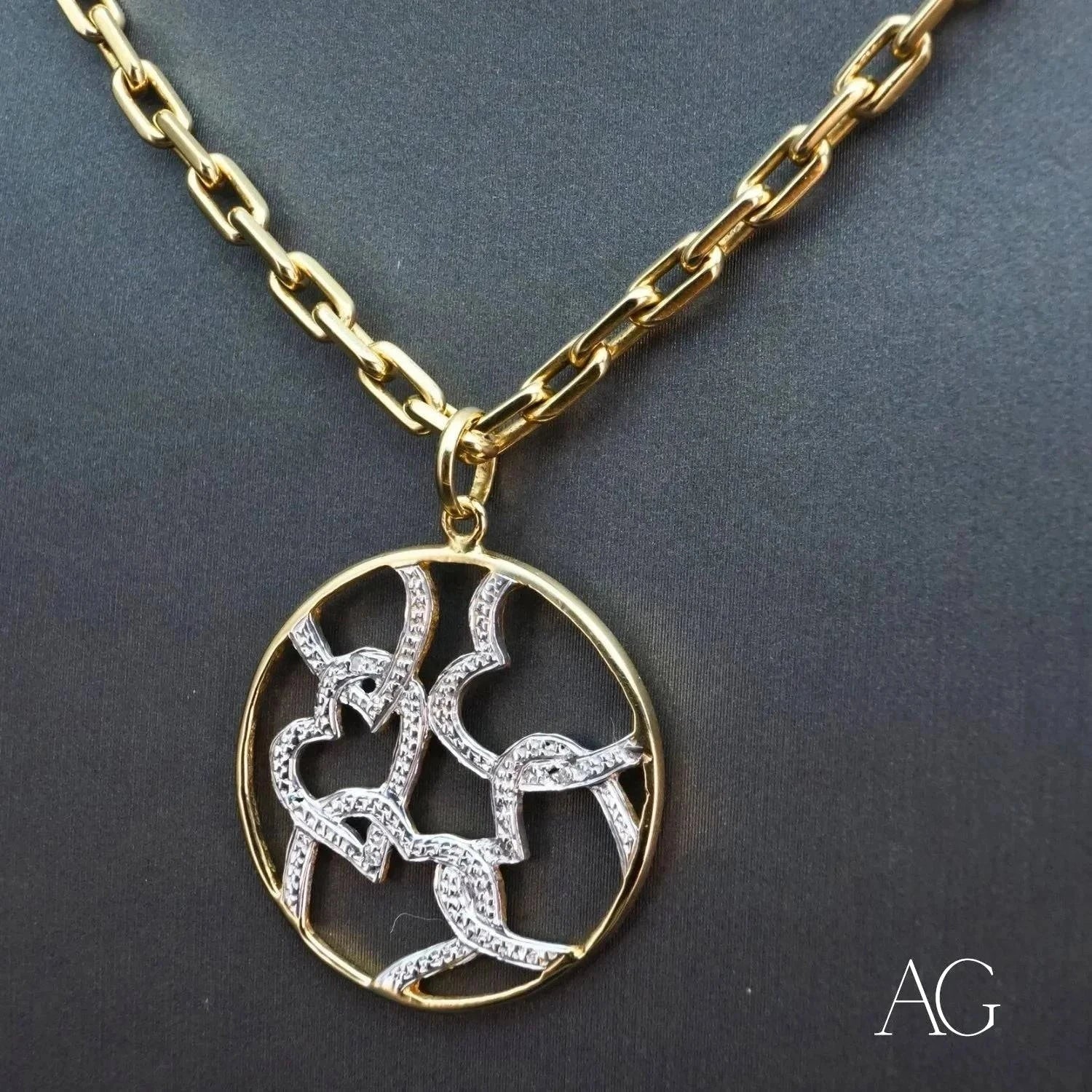 Elegant White Gold Hearts Pendant Necklace - Perfect for Valentine's Day, Anniversary & Romantic Gifts | Symbol of Love Jewelry for Women