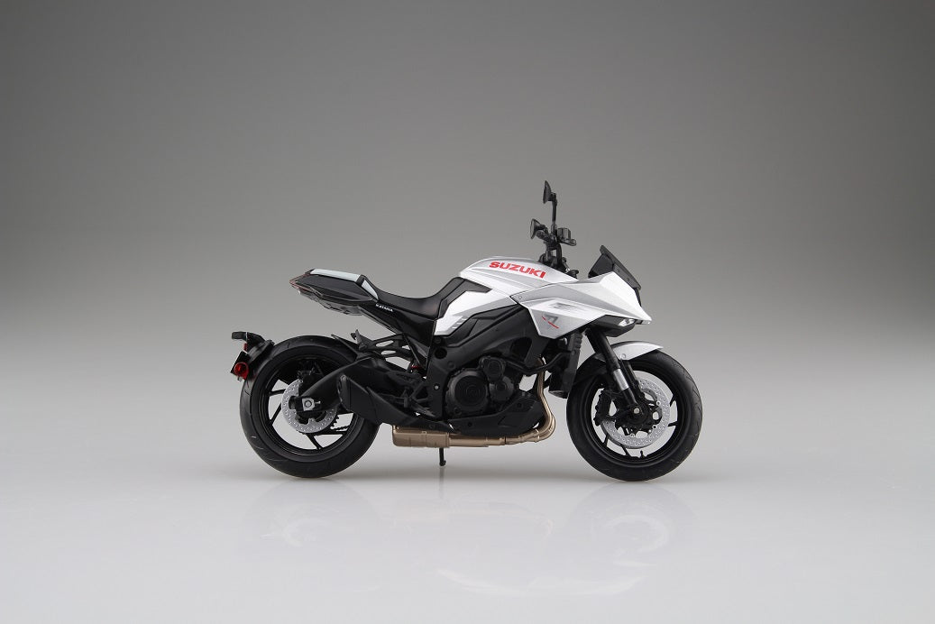 1/12 Scale AOSHIMA SUZUKI GSX-S1000S KATANA Motorcycle Model Kit - Metallic Mystic Silver for Collectors & Hobbyists | Perfect for Display, DIY Projects & Gift Giving