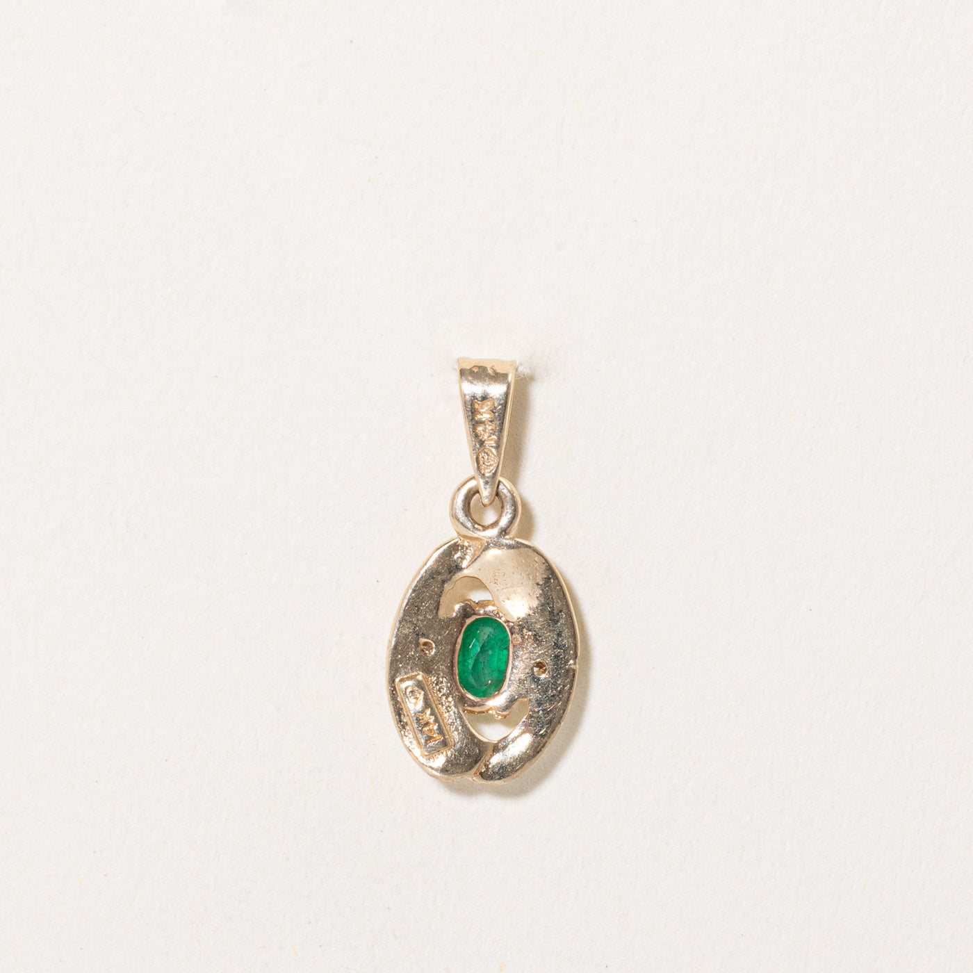 Oval Cut Emerald & Diamond Pendant Necklace - 0.20ct Emerald & 0.01ctw Diamond - Elegant Jewelry Gift for Women - Perfect for Weddings, Anniversaries & Special Occasions