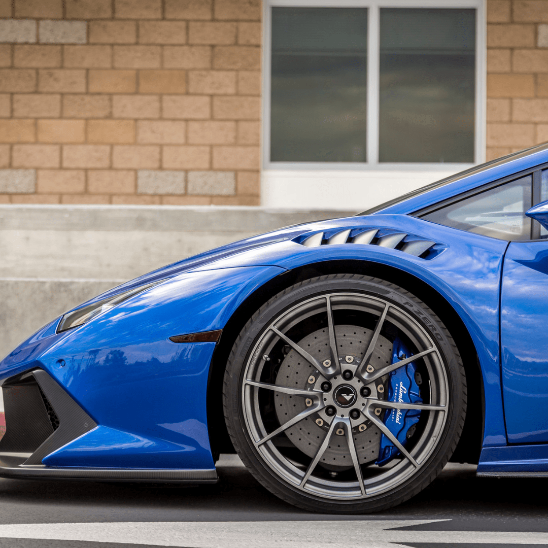 Lamborghini Huracan Novara Edition Aero Front Fenders with Integrated Vents & Splash Guards - 2x2 Gloss Carbon Fiber - High-Performance Upgrade for Track & Street Racing