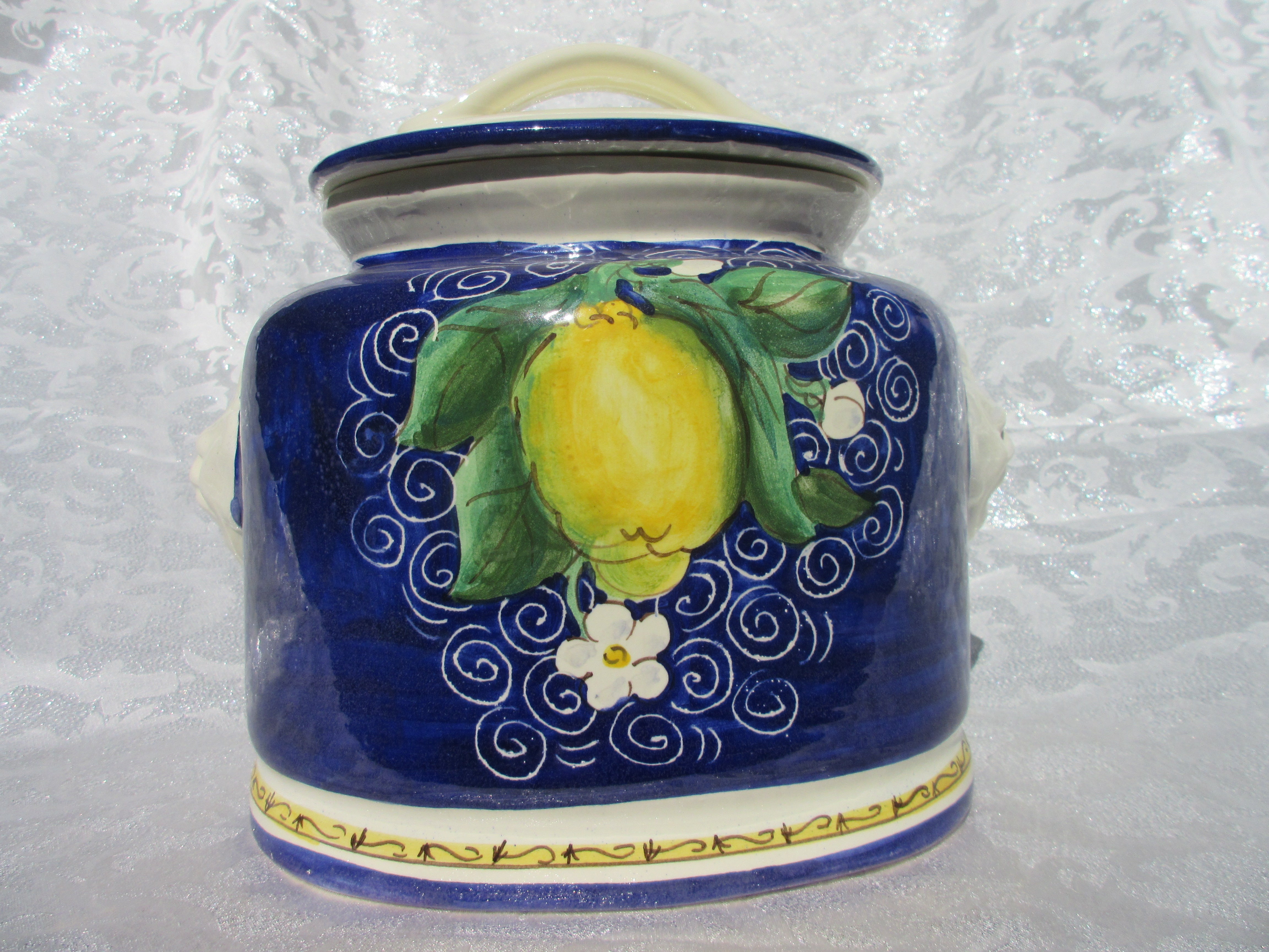 Ceramic Cookie Jar with Airtight Lid - Elegant Decorative Storage for Cookies, Snacks & Kitchen Essentials - Perfect for Home, Office & Gift Giving
