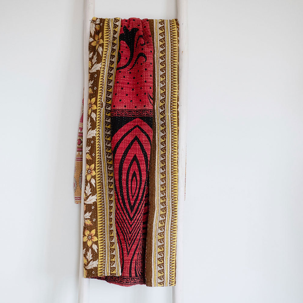 Unique Handmade Kantha Quilt KT7114 - Traditional Indian Patchwork Bedspread for Boho Home Decor & Cozy Bedding