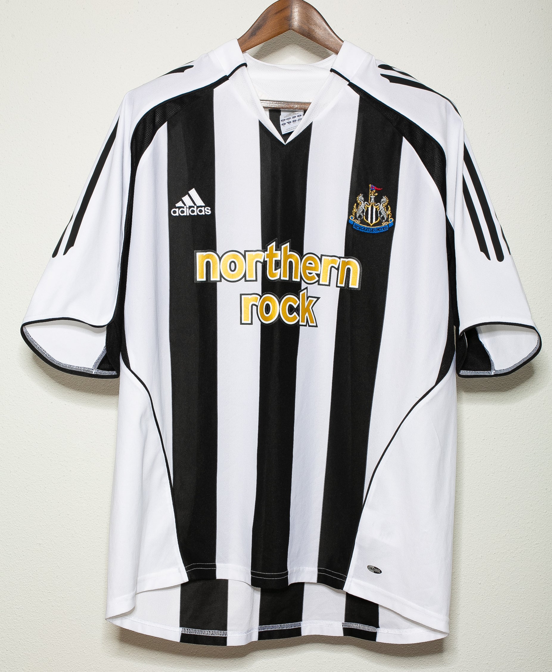 2006 Newcastle United Home Jersey #9 Shearer - XL Size - Authentic Football Shirt for Fans & Collectors - Perfect for Match Days & Sports Events