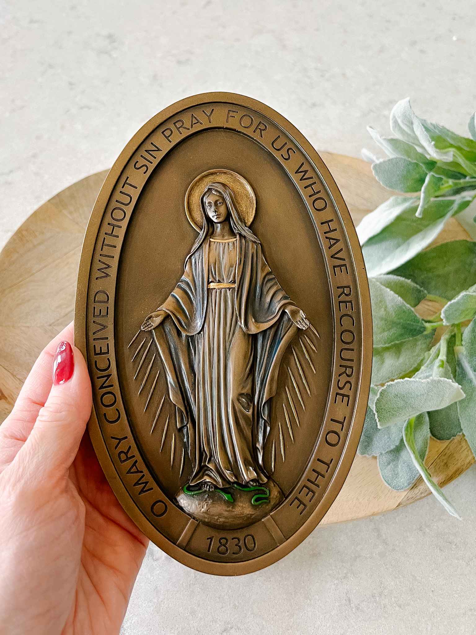 Miraculous Medal Wall Plaque - Religious Home Decor for Catholic Devotion - Perfect for Bedroom, Prayer Room & Gift Giving