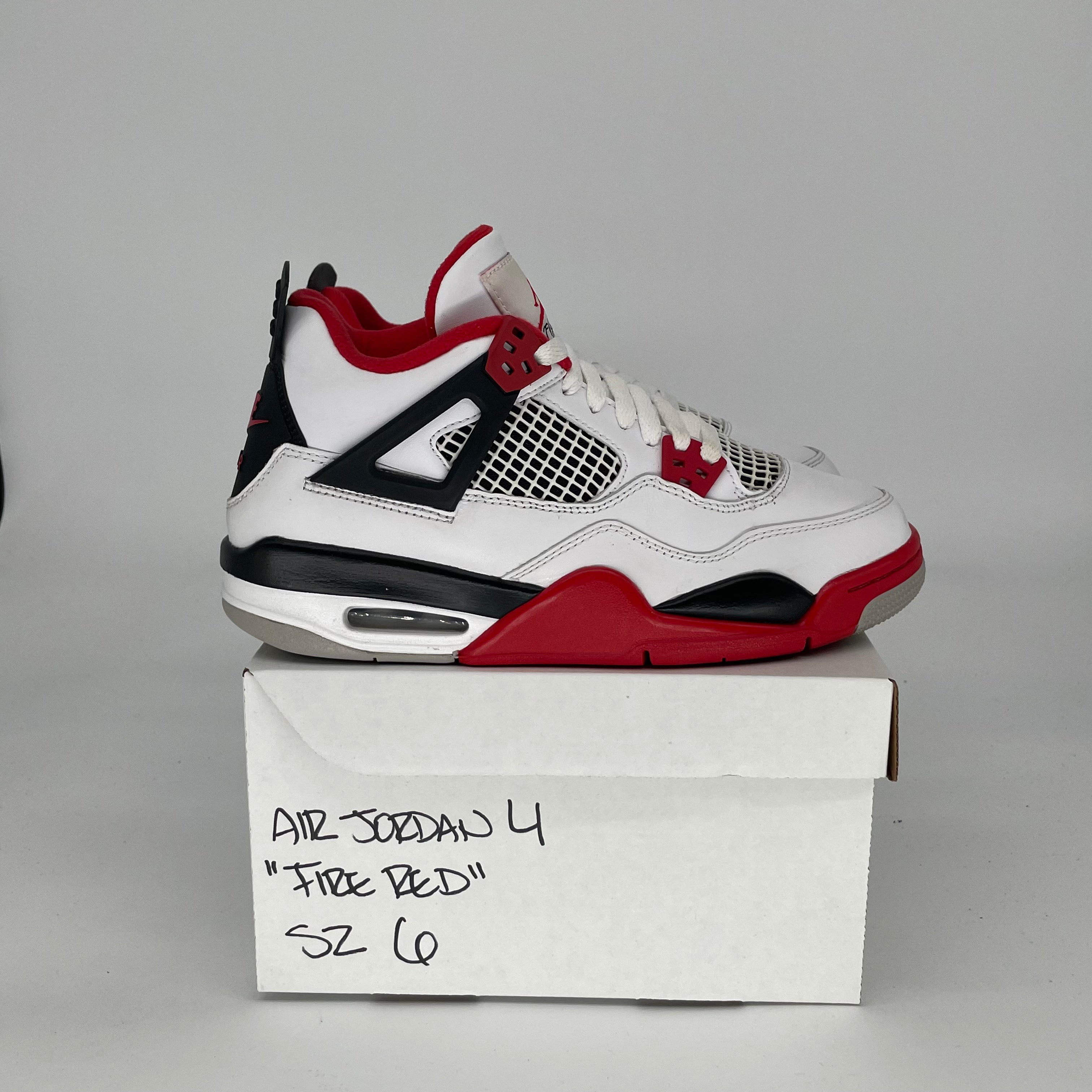 Original Title: AIR JORDAN 4 FIRE RED SIZE 6/7.5W 408452 160   Optimized Title: **Air Jordan 4 Retro 'Fire Red' Men's/Women's Basketball Shoes Size 6/7.5W (Style Code: 408452-160) - Perfect for Streetwear, Sneaker Collecting & Casual Wear**