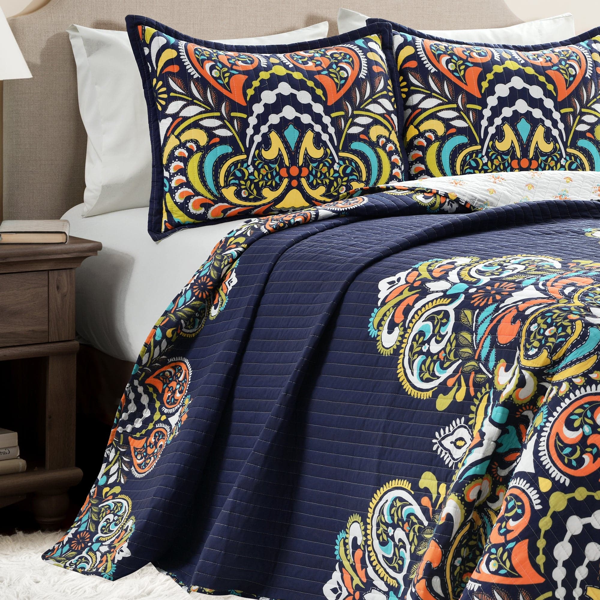 Clara Quilt 3-Piece Bedding Set - Soft Comforter, Pillow Shams & Bed Skirt - Queen Size Luxury Bedroom Decor for Cozy Sleep & Guest Room Makeover