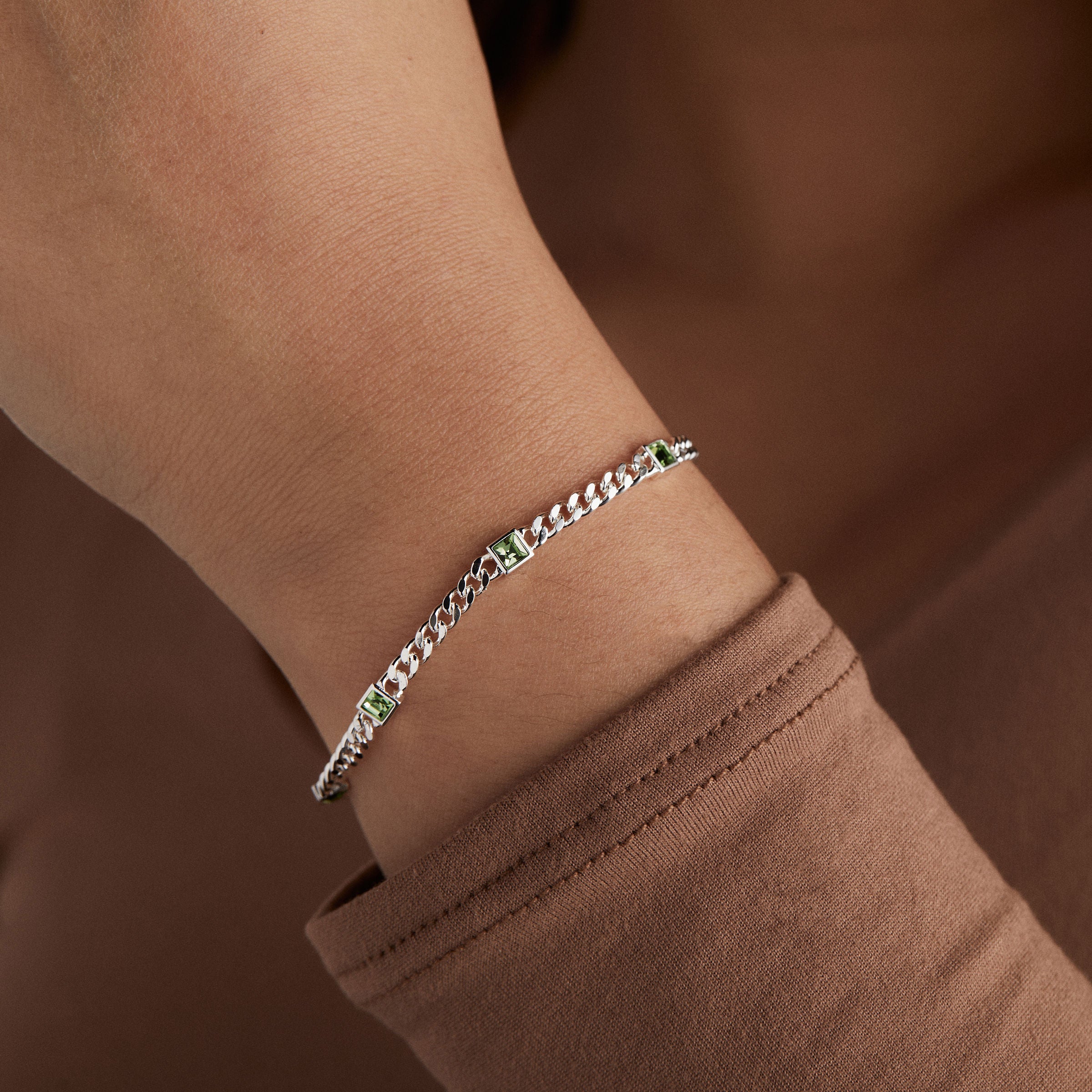August Birthstone Peridot Curb Chain Bracelet - Sterling Silver Adjustable Jewelry for Women | Perfect Gift for Birthday, Anniversary & Everyday Wear