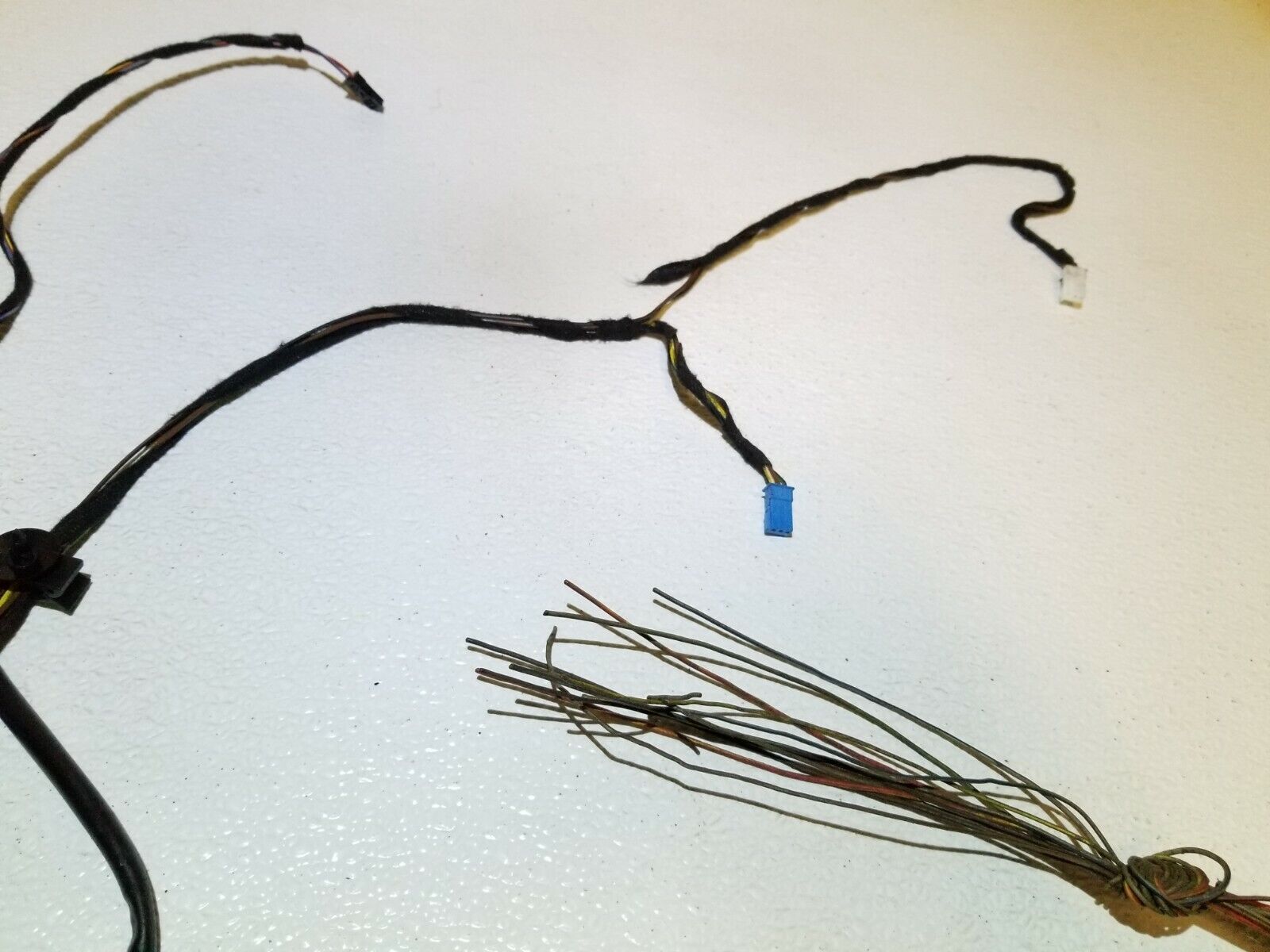 02 03 04 05 BMW 745i Trunk Lid Wire Harness OEM Replacement - Perfect for Electrical Repairs & DIY Car Maintenance