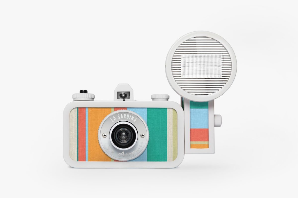 Lomography La Sardina Camera & Flash Acapulco Caleta - 35mm Film Camera with Built-in Flash, Vintage Style for Creative Photography - Perfect for Travel, Street Photography & Artistic Shots